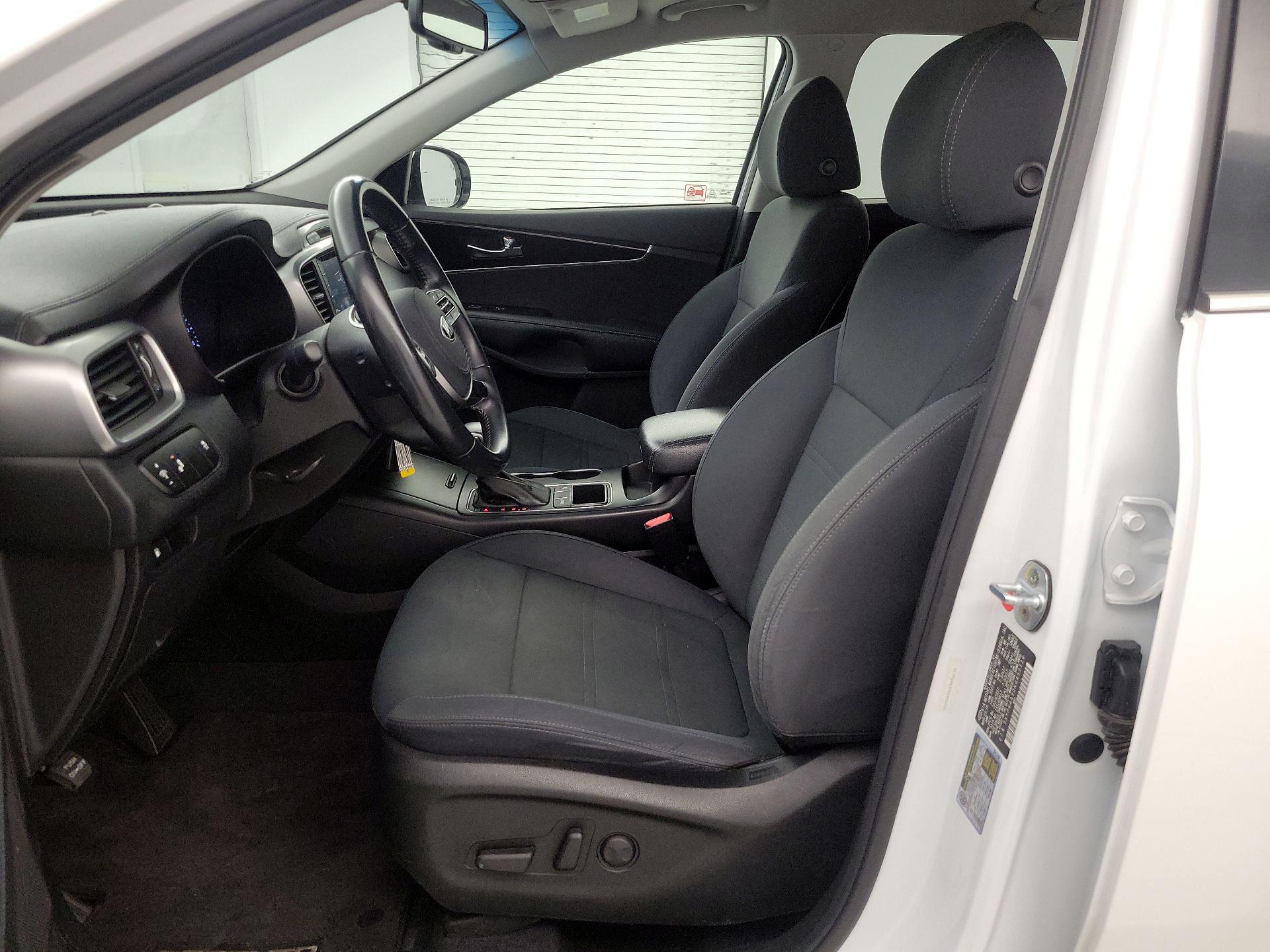 Thumbnail: 2019 Kia Sorento - 11