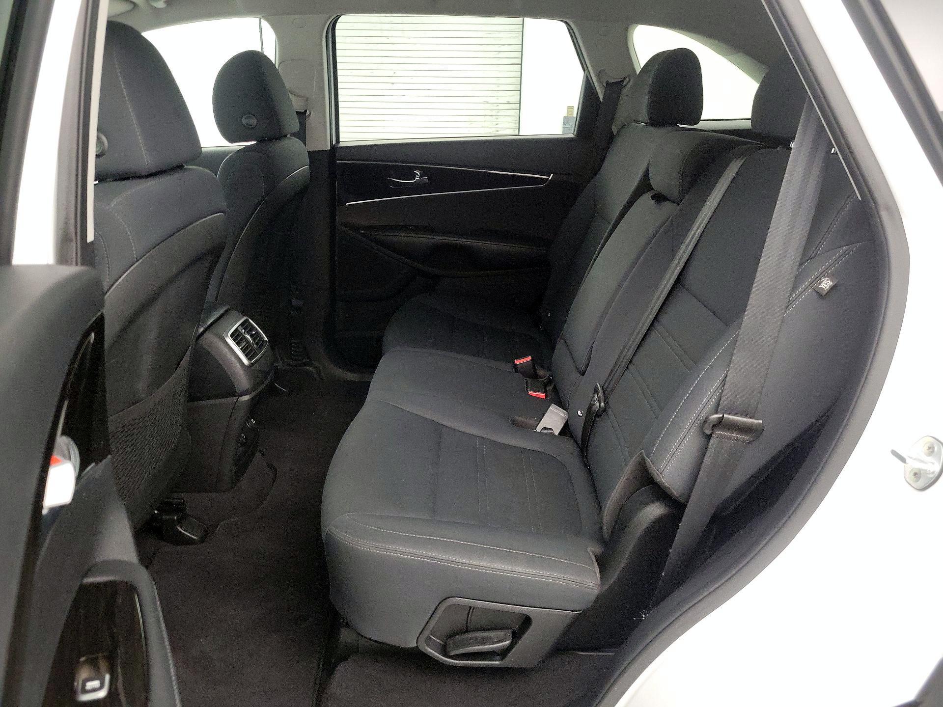 Thumbnail: 2019 Kia Sorento - 19