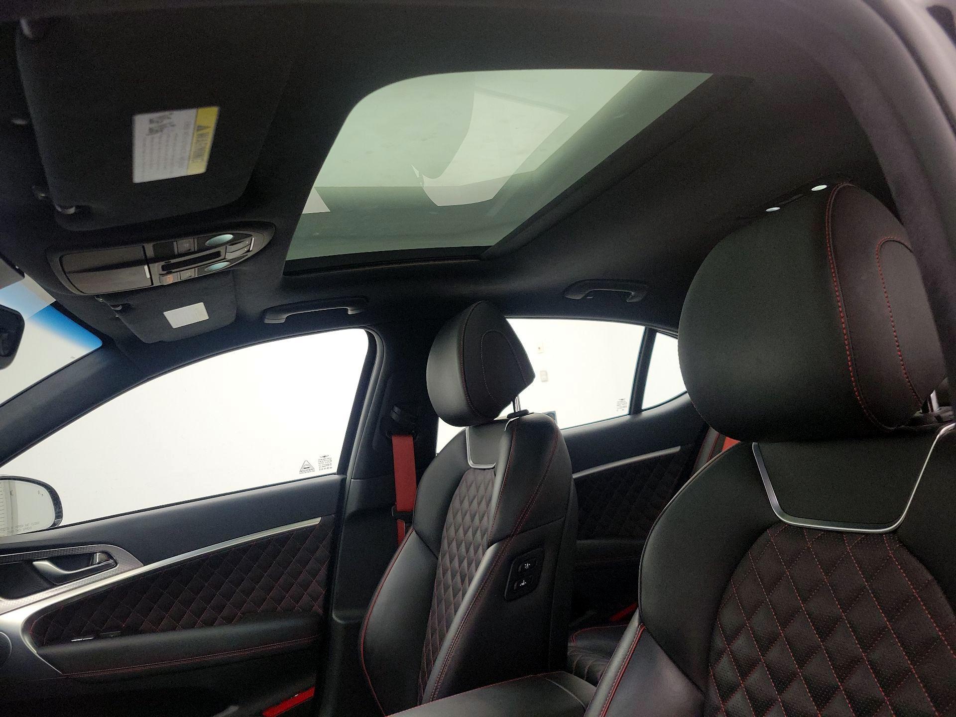 Thumbnail: 2022 Genesis G70 - 20