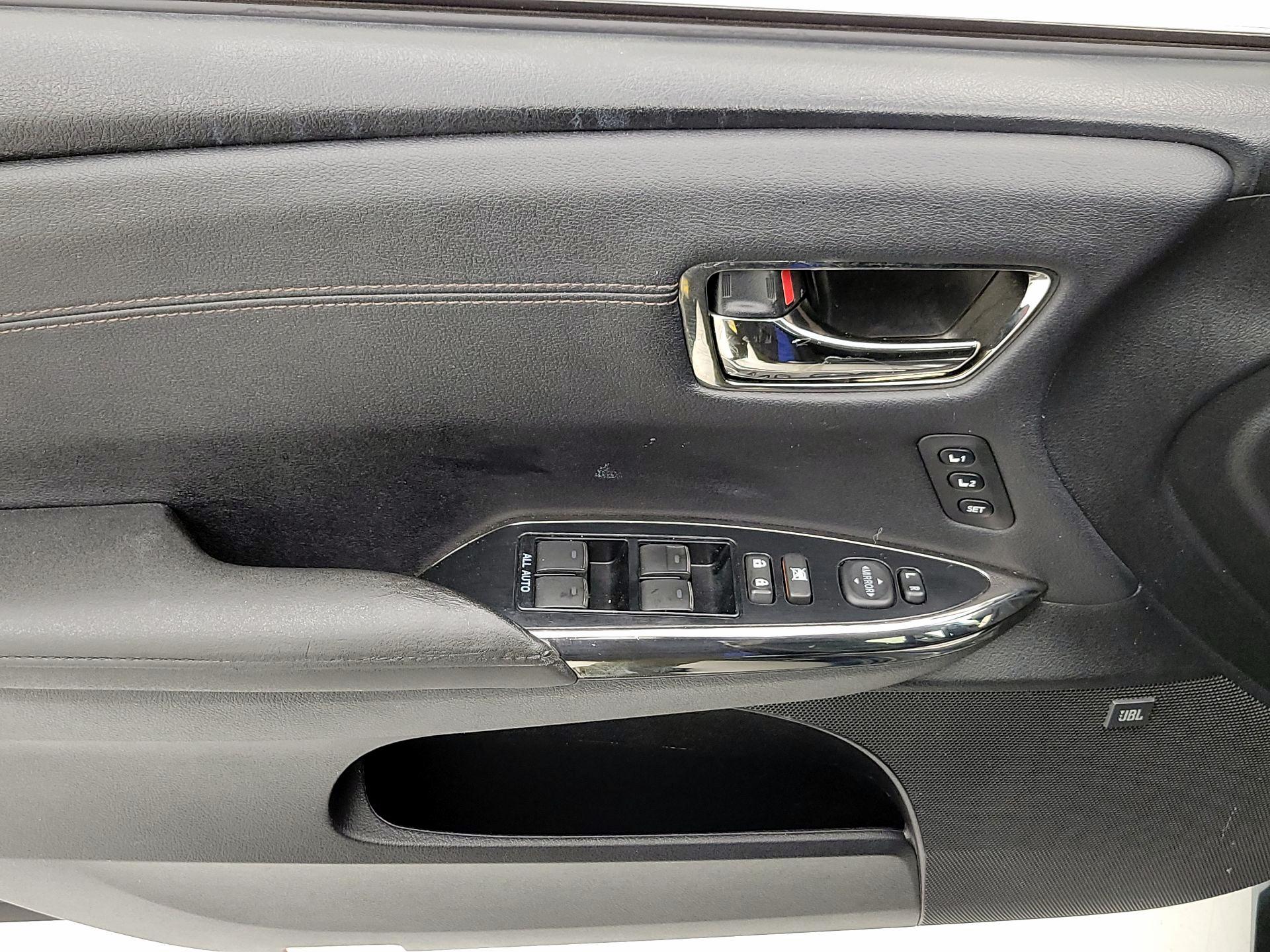 Thumbnail: 2016 Toyota Avalon - 12