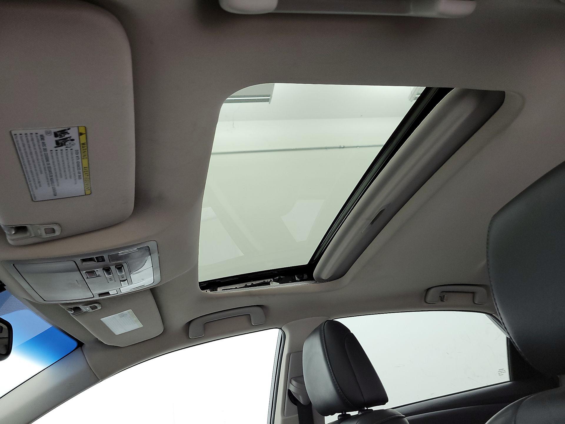 Thumbnail: 2016 Toyota Avalon - 19