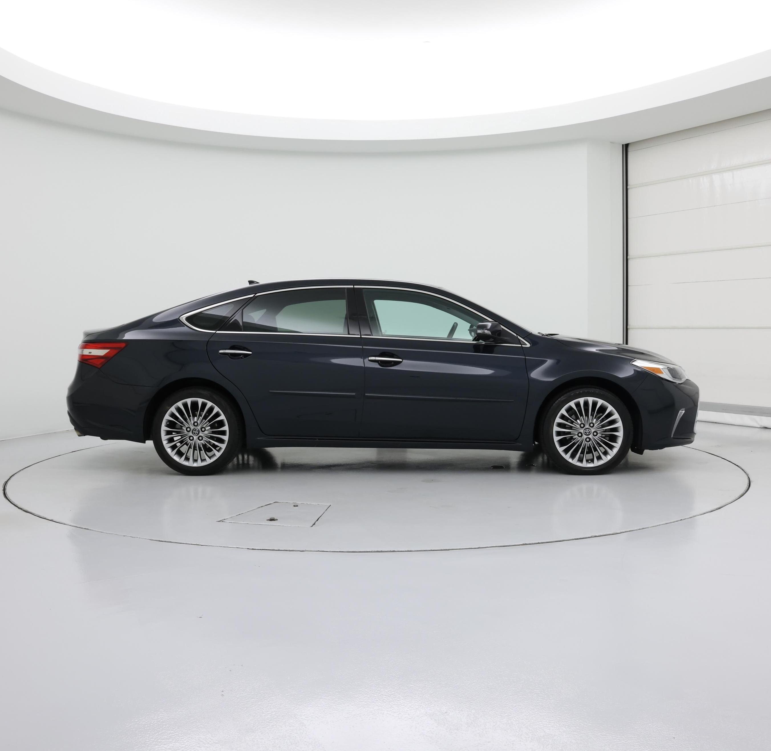 Thumbnail: 2016 Toyota Avalon - 7