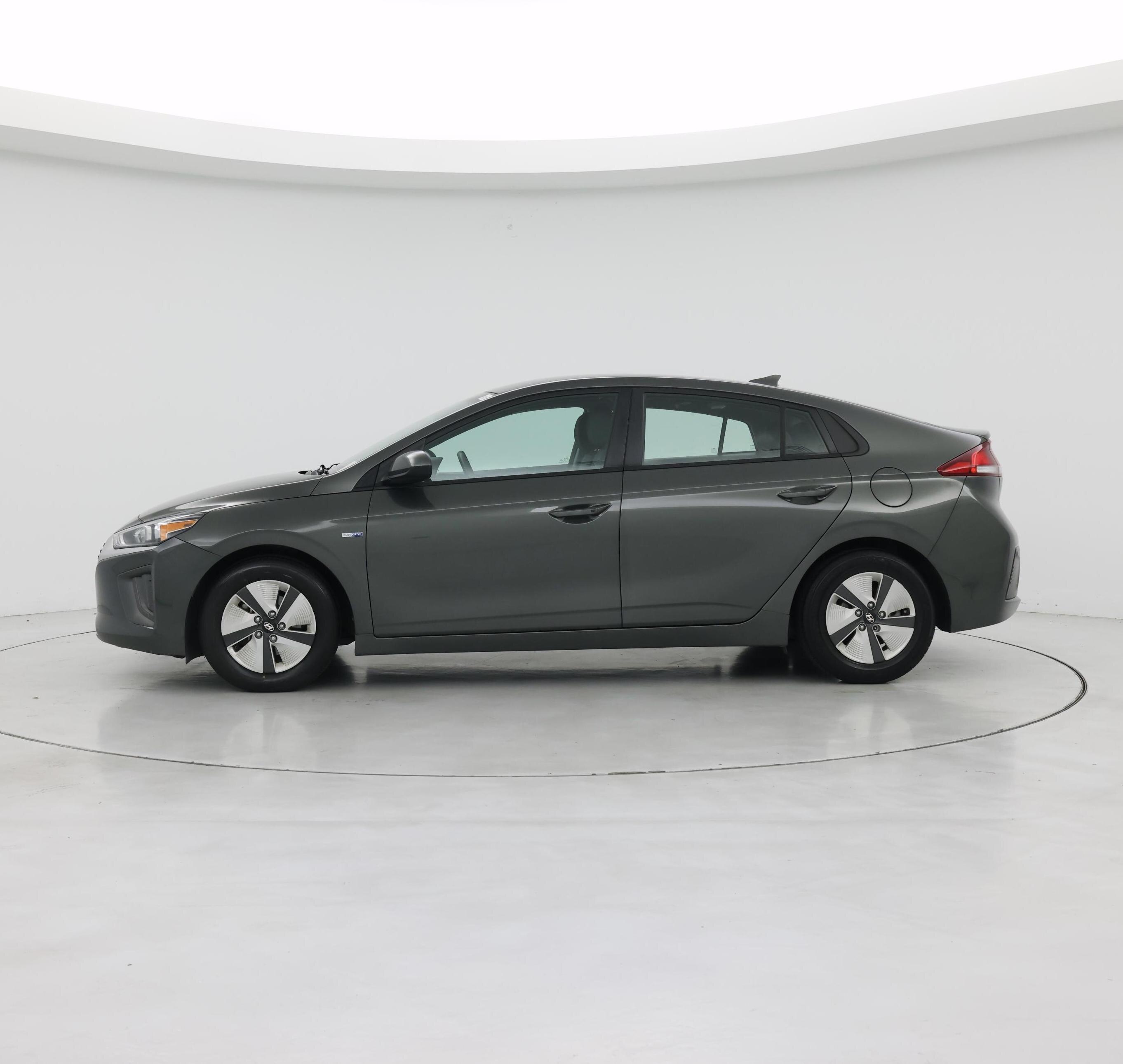Thumbnail: 2020 Hyundai Ioniq - 3