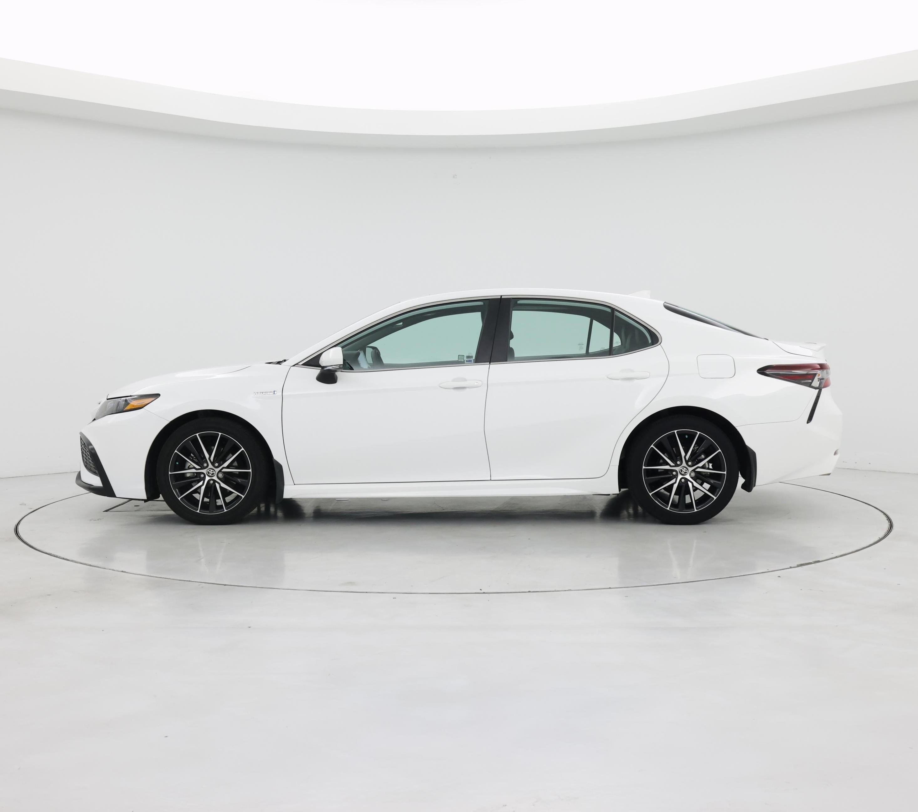 Thumbnail: 2021 Toyota Camry - 3
