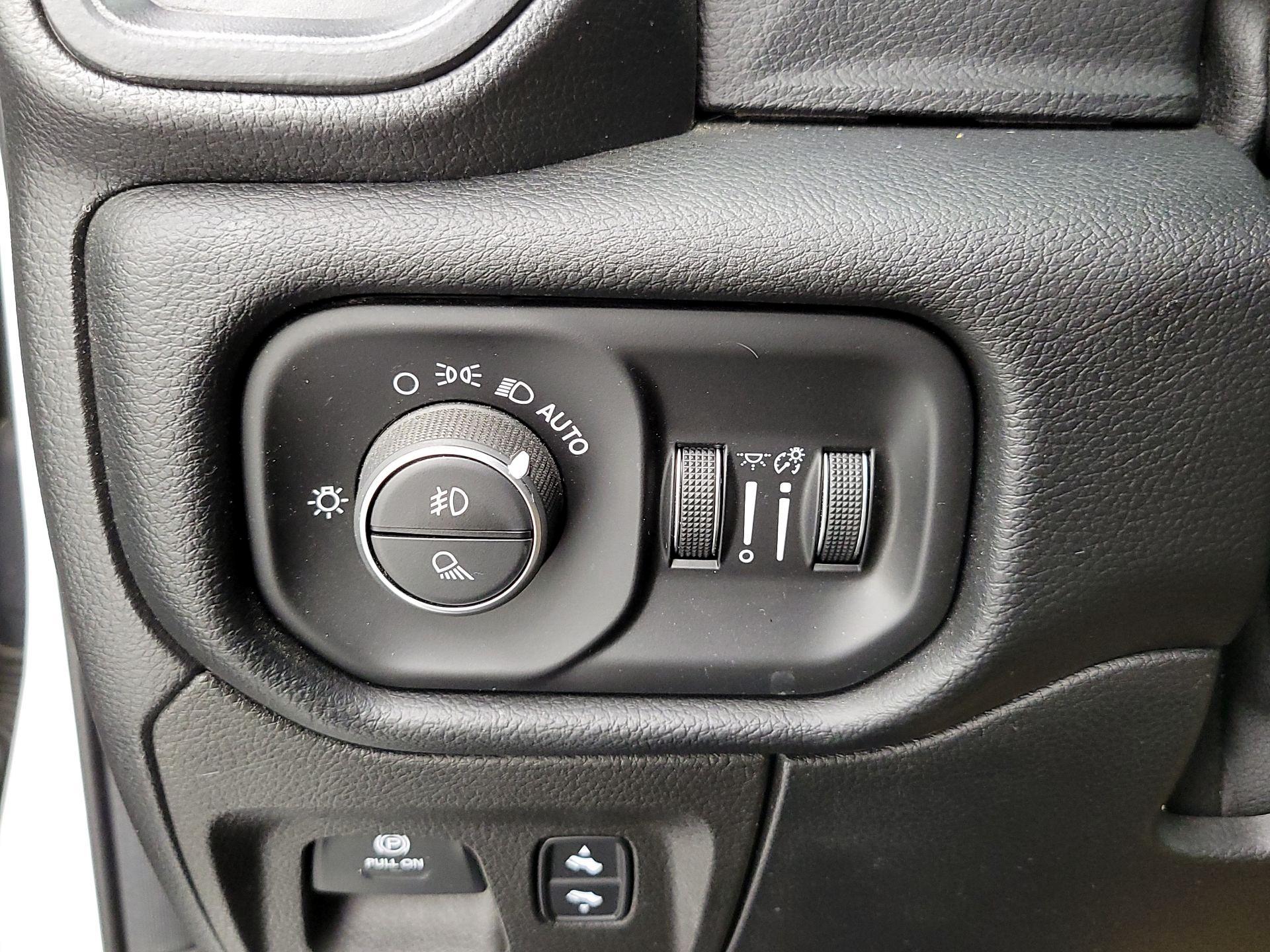 Thumbnail: 2019 RAM 1500 - 13