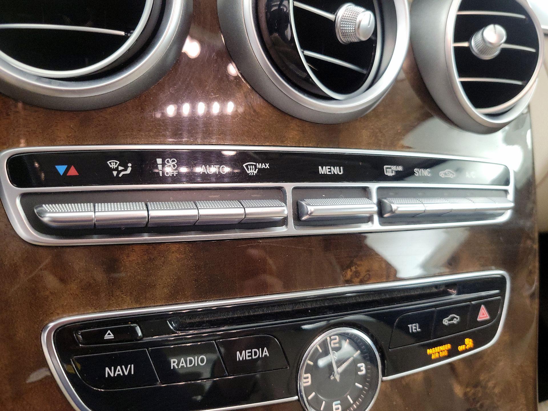 Thumbnail: 2015 Mercedes-Benz C-Class - 16