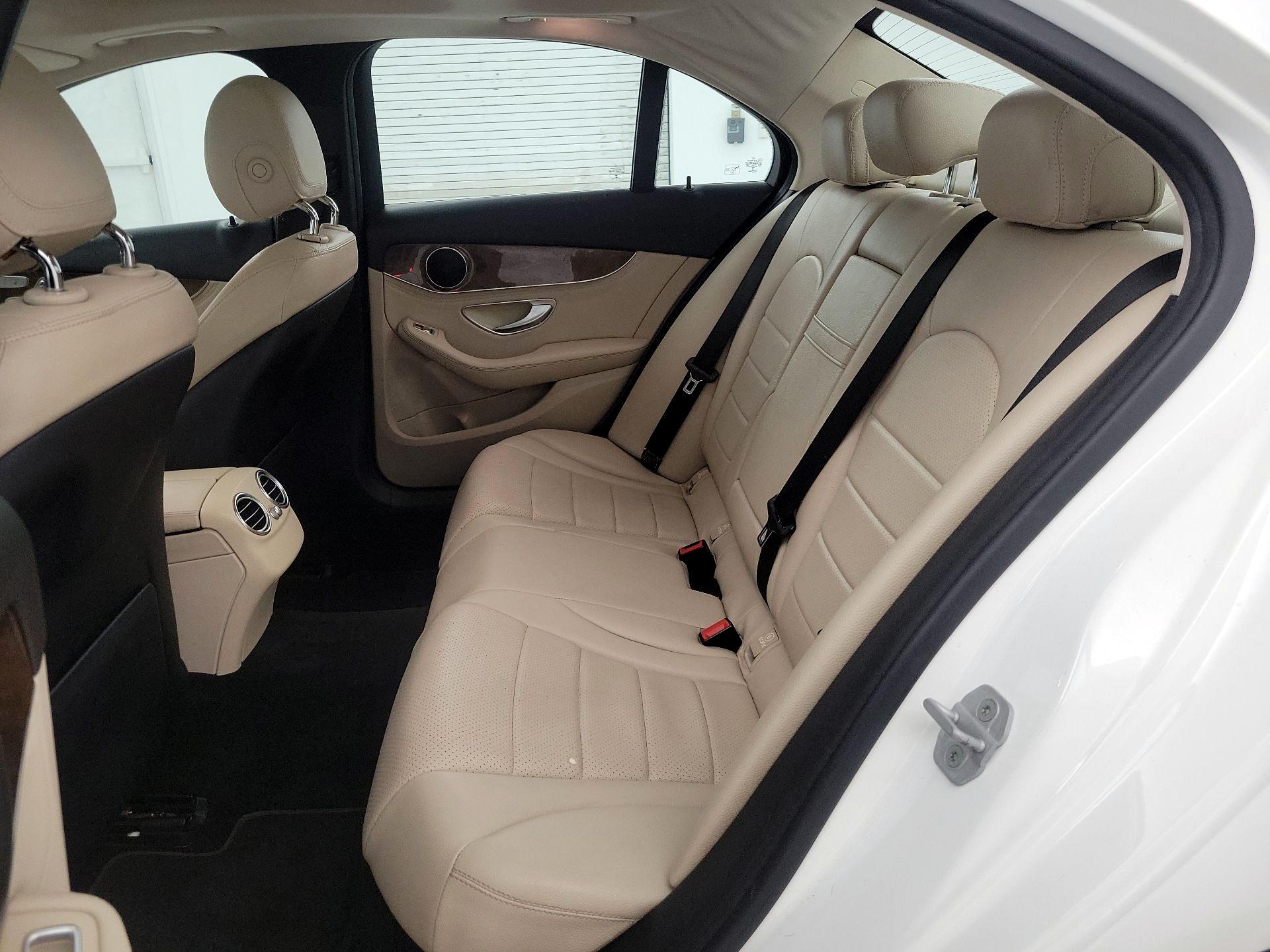 Thumbnail: 2015 Mercedes-Benz C-Class - 18