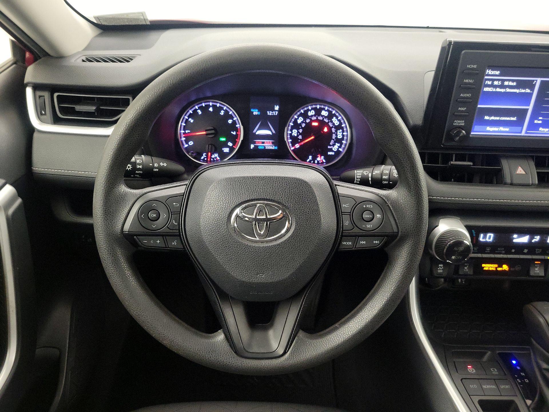 Thumbnail: 2019 Toyota RAV4 - 10