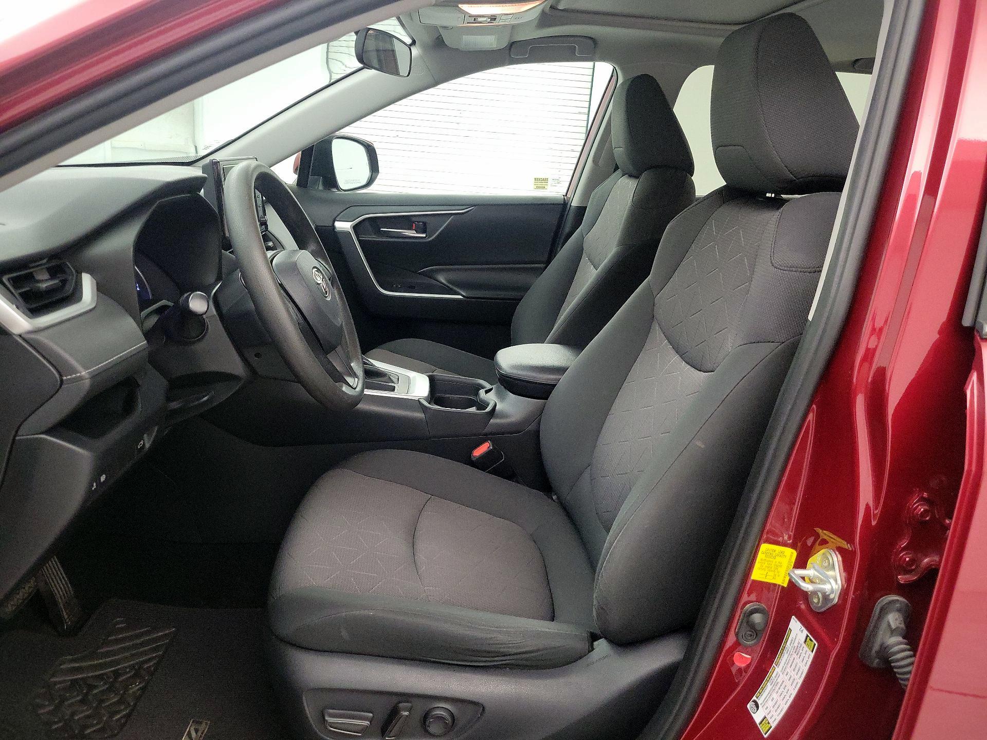 Thumbnail: 2019 Toyota RAV4 - 11