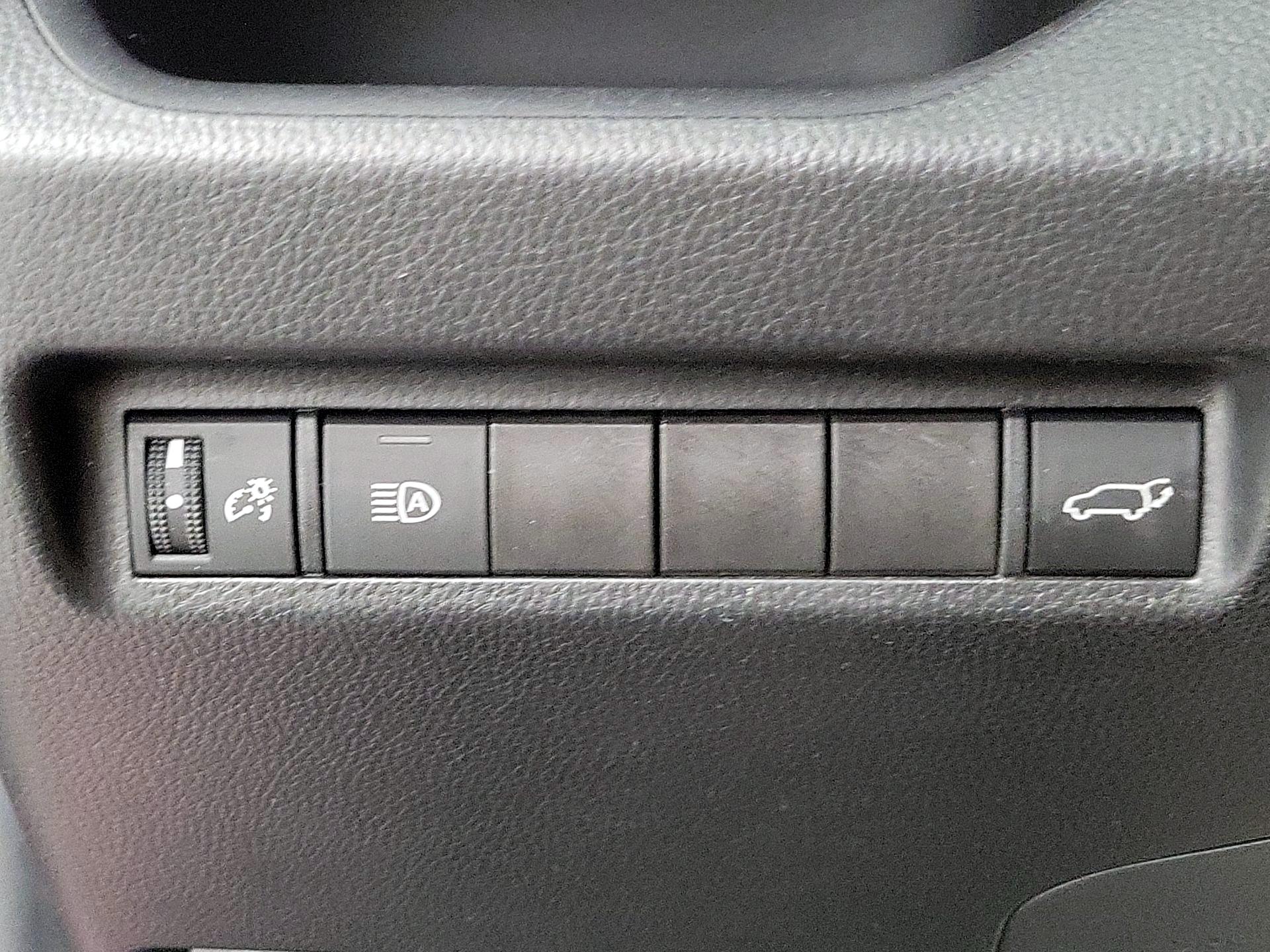 Thumbnail: 2019 Toyota RAV4 - 13
