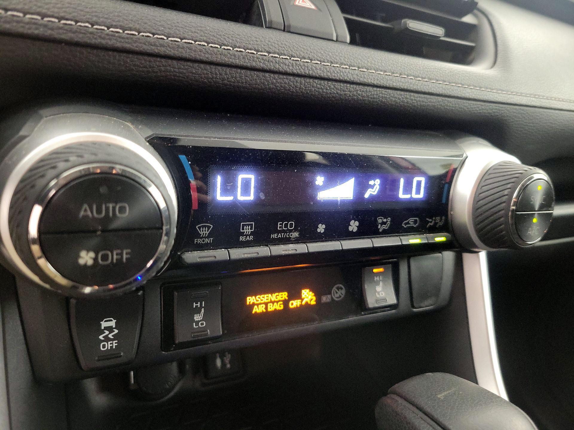 Thumbnail: 2019 Toyota RAV4 - 16