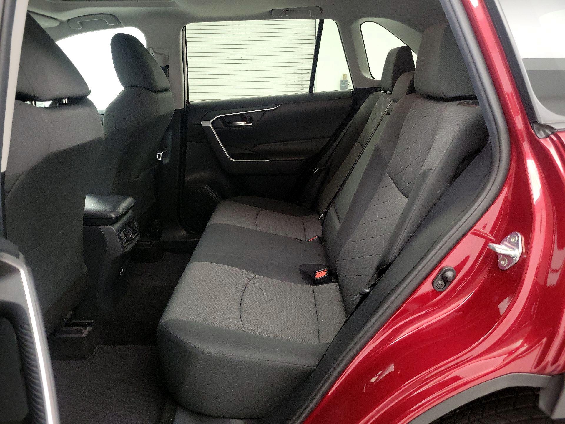 Thumbnail: 2019 Toyota RAV4 - 19