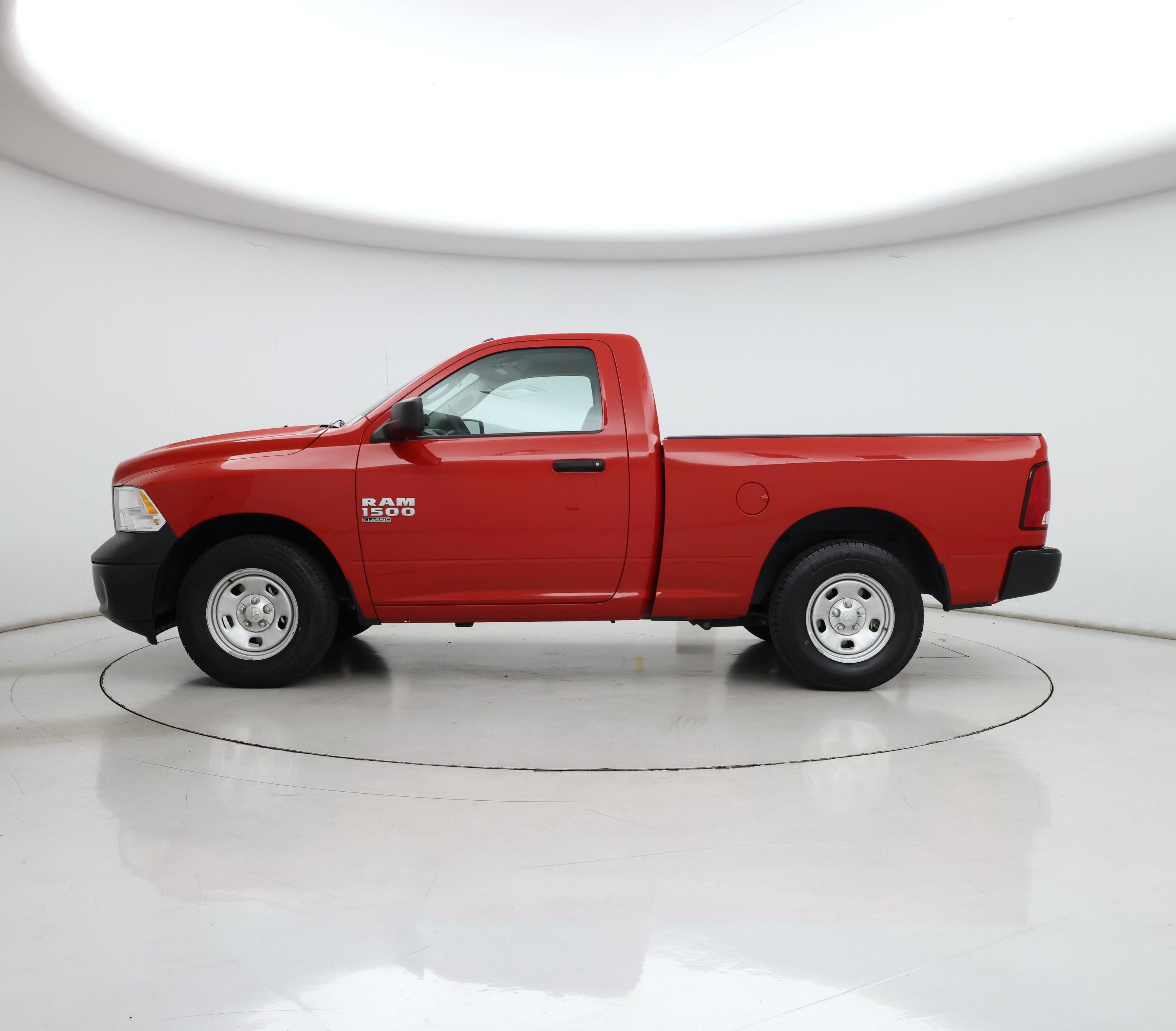 Thumbnail: 2021 RAM 1500 Classic - 3