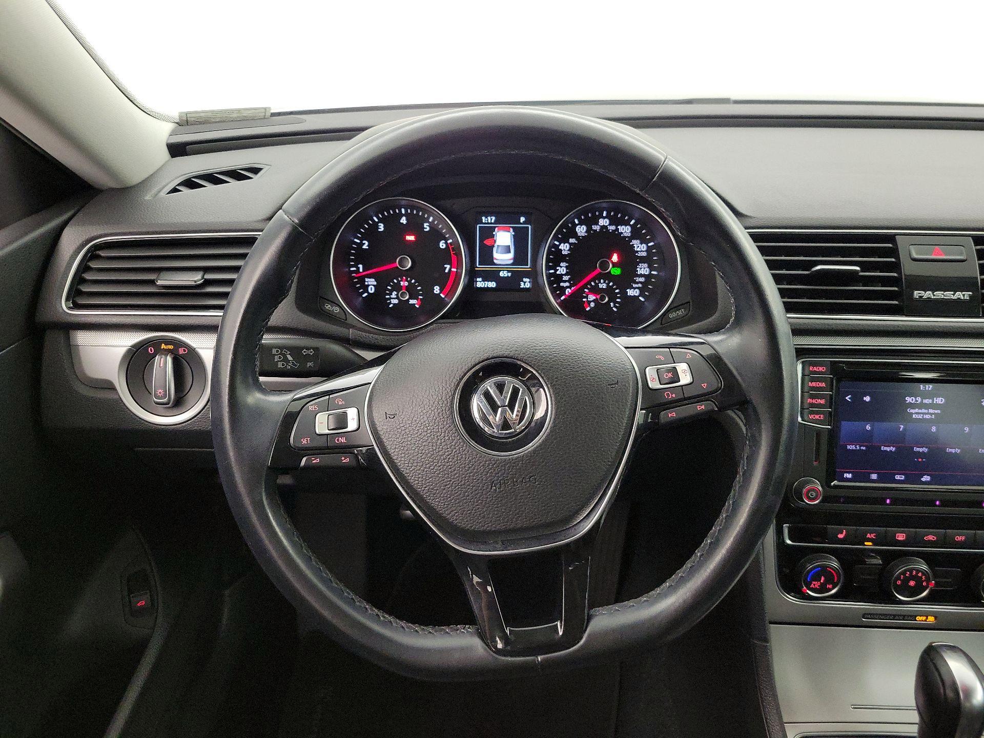 Thumbnail: 2019 Volkswagen Passat - 10