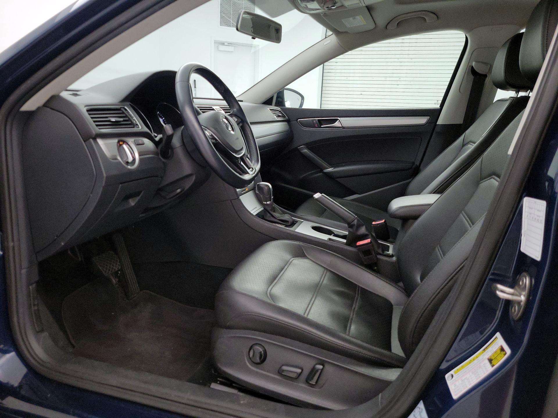 Thumbnail: 2019 Volkswagen Passat - 11