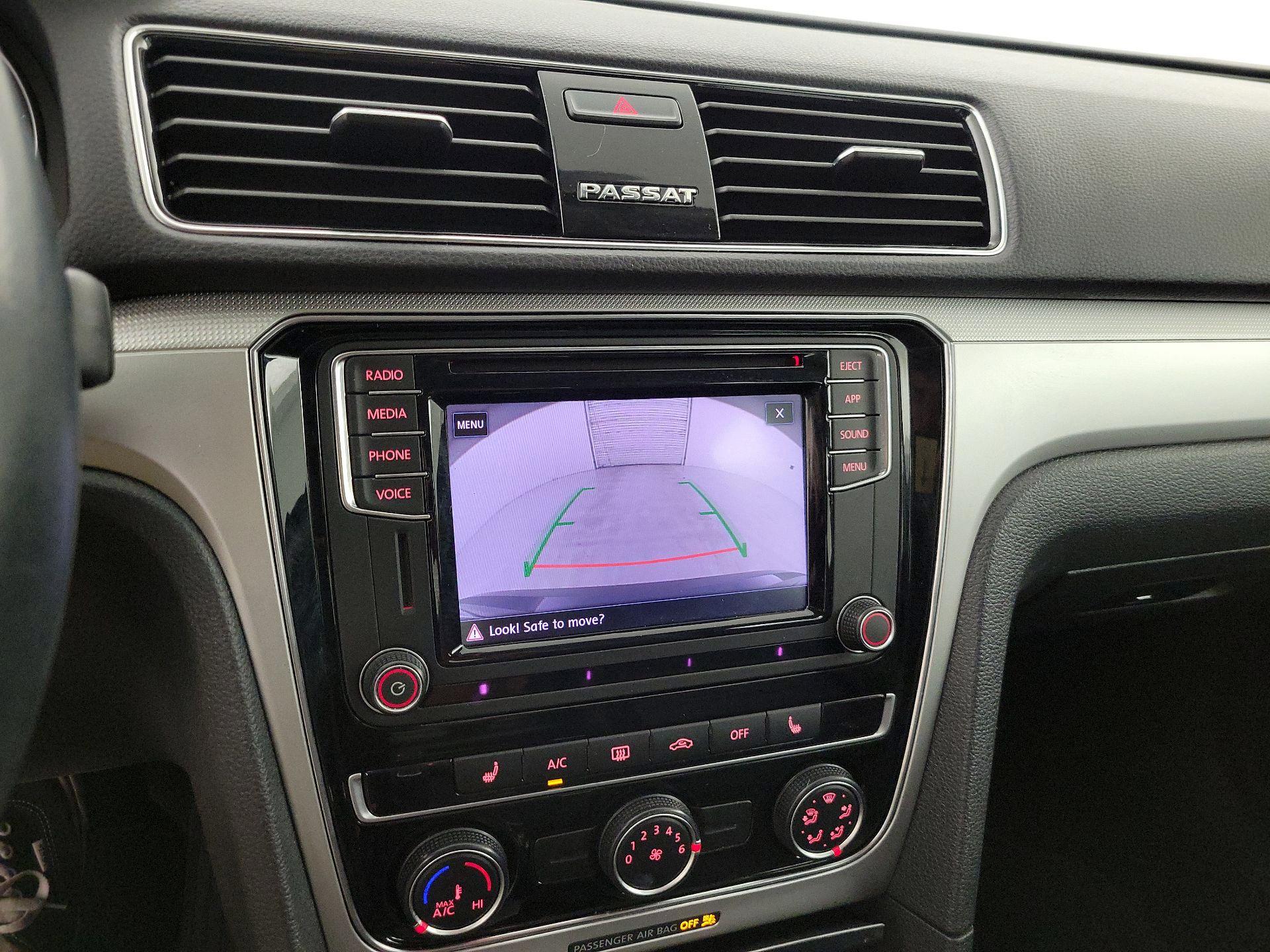 Thumbnail: 2019 Volkswagen Passat - 14