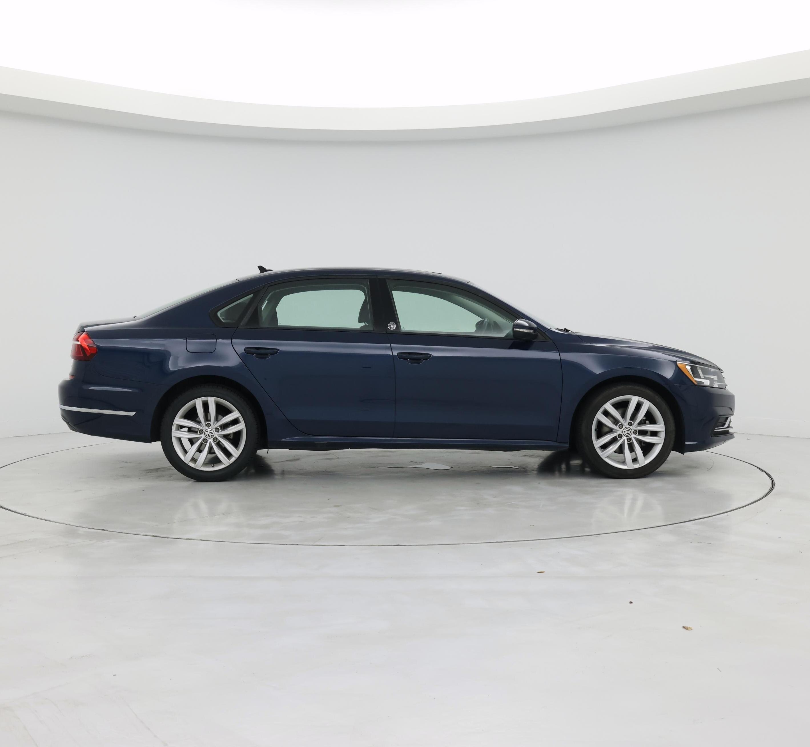 Thumbnail: 2019 Volkswagen Passat - 7