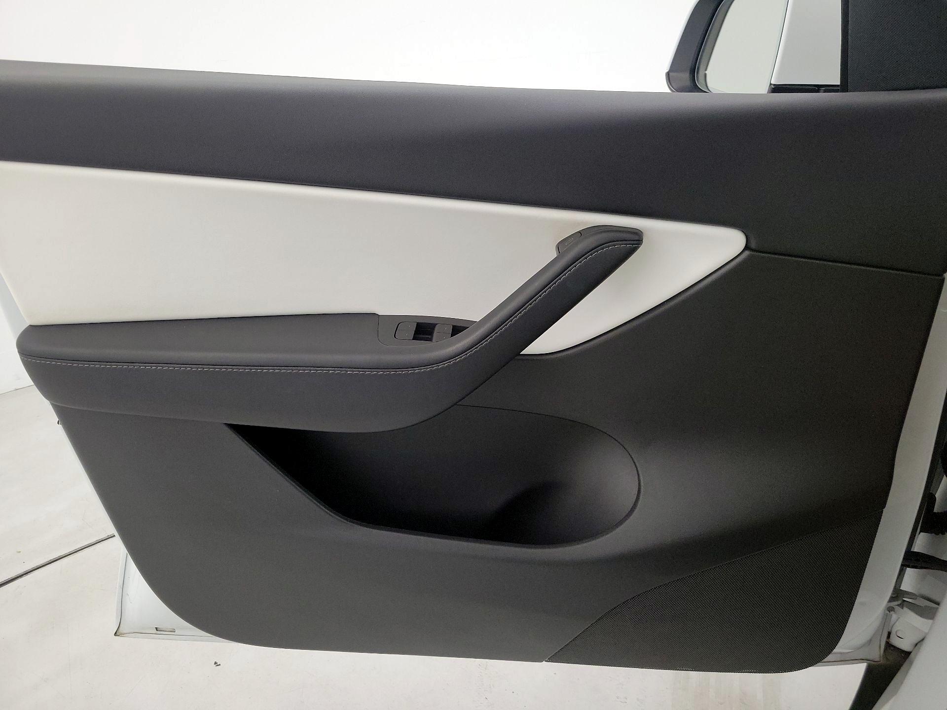 Thumbnail: 2021 Tesla Model Y - 12