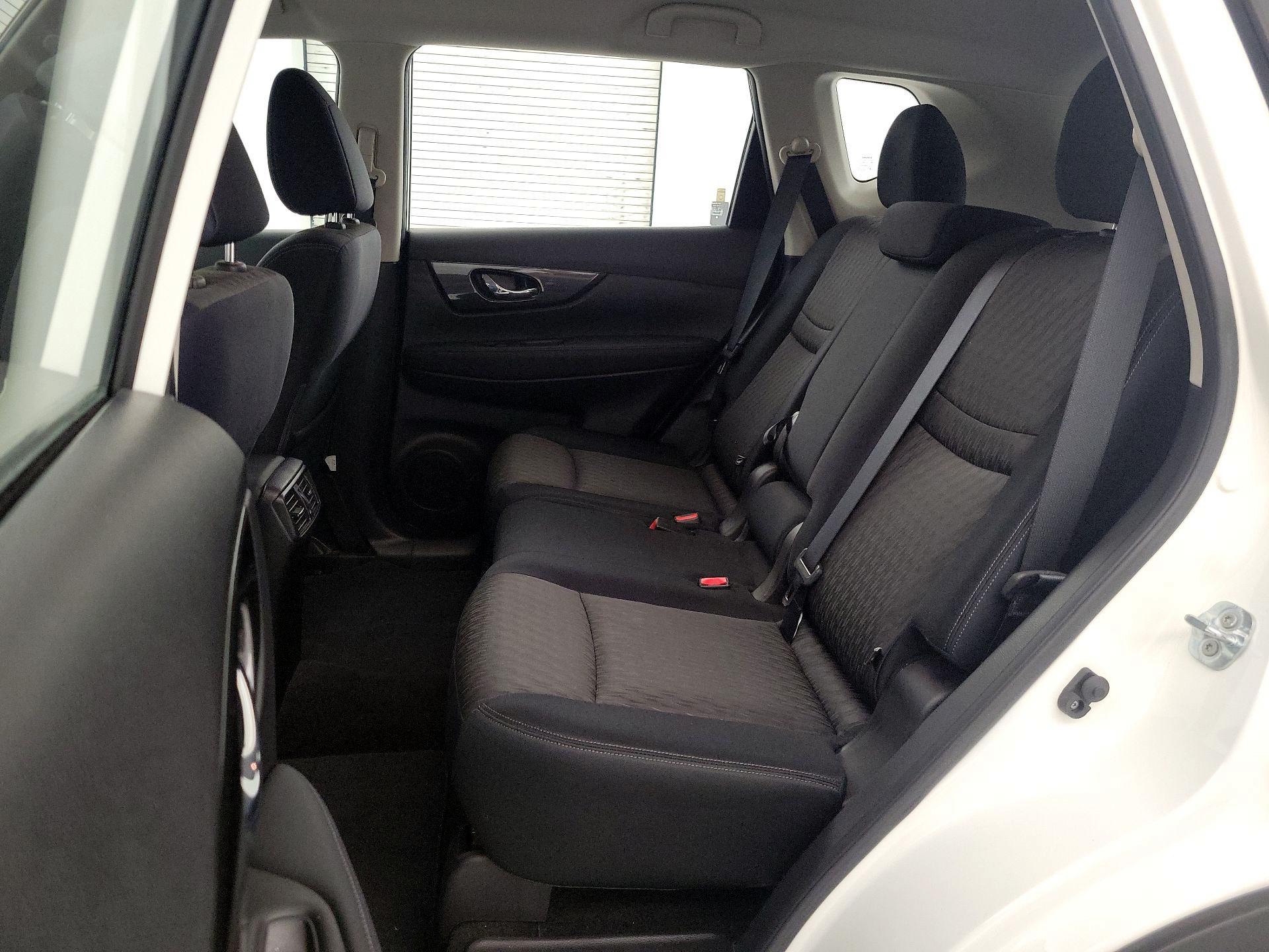 Thumbnail: 2017 Nissan Rogue - 19