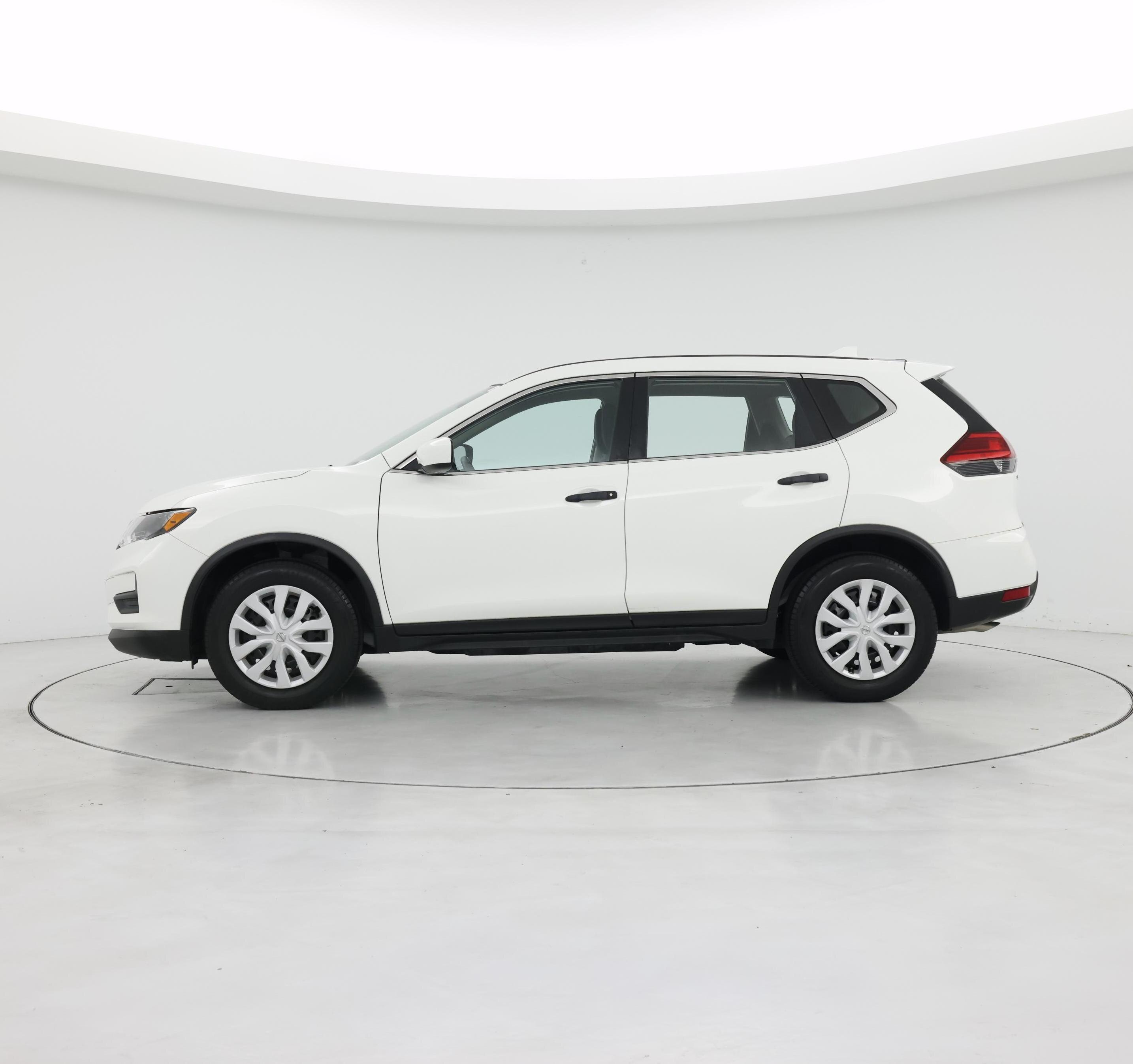Thumbnail: 2017 Nissan Rogue - 3