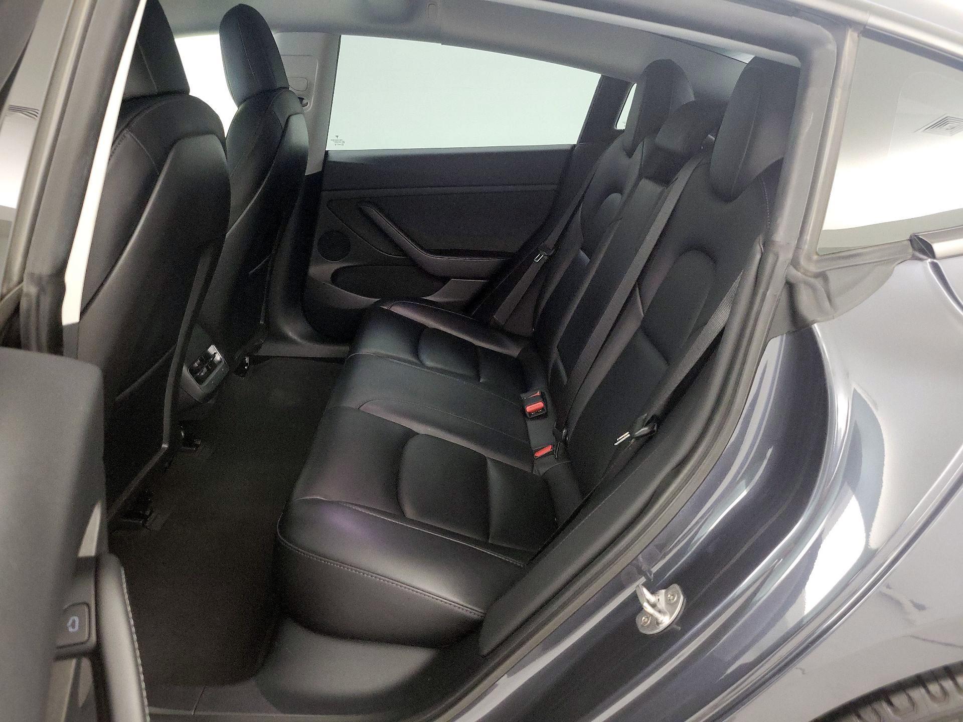 Thumbnail: 2021 Tesla Model 3 - 17