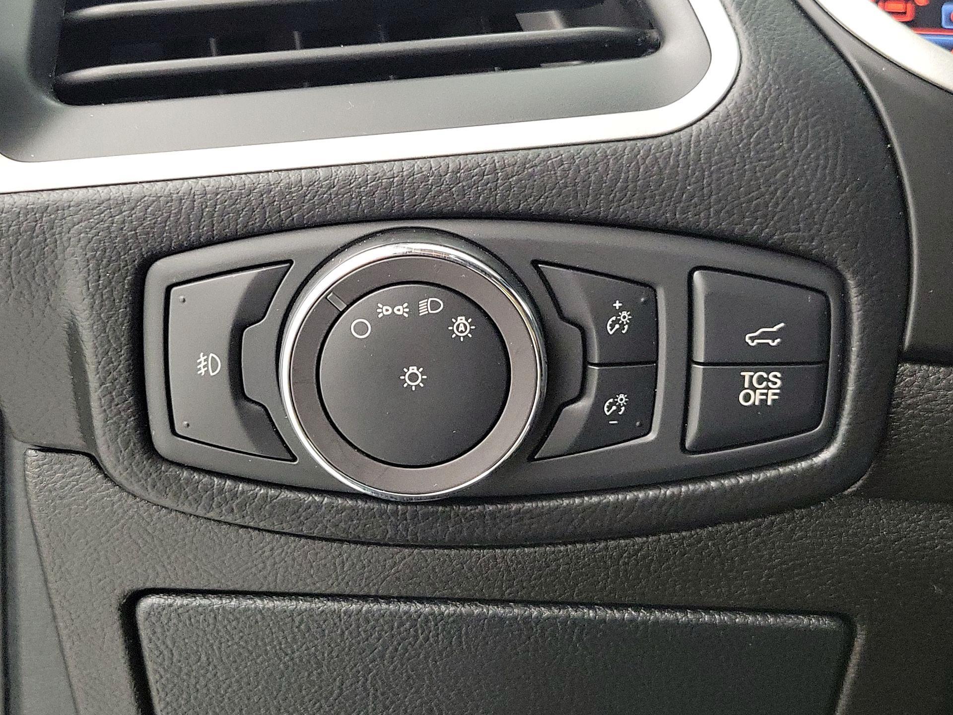 Thumbnail: 2019 Ford Edge - 13