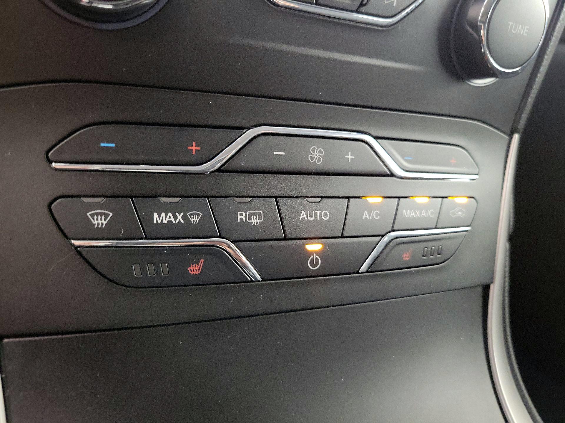 Thumbnail: 2019 Ford Edge - 16