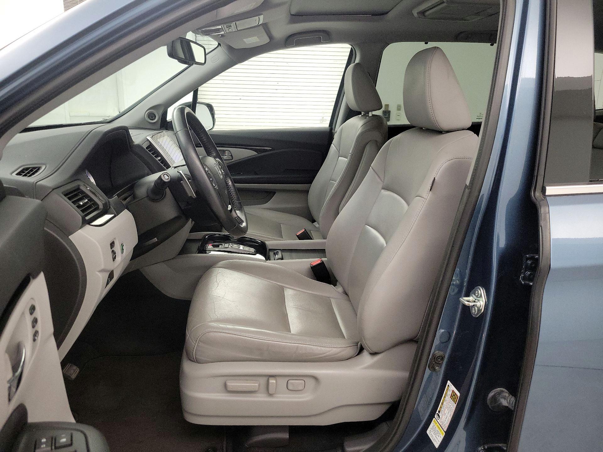 Thumbnail: 2016 Honda Pilot - 11