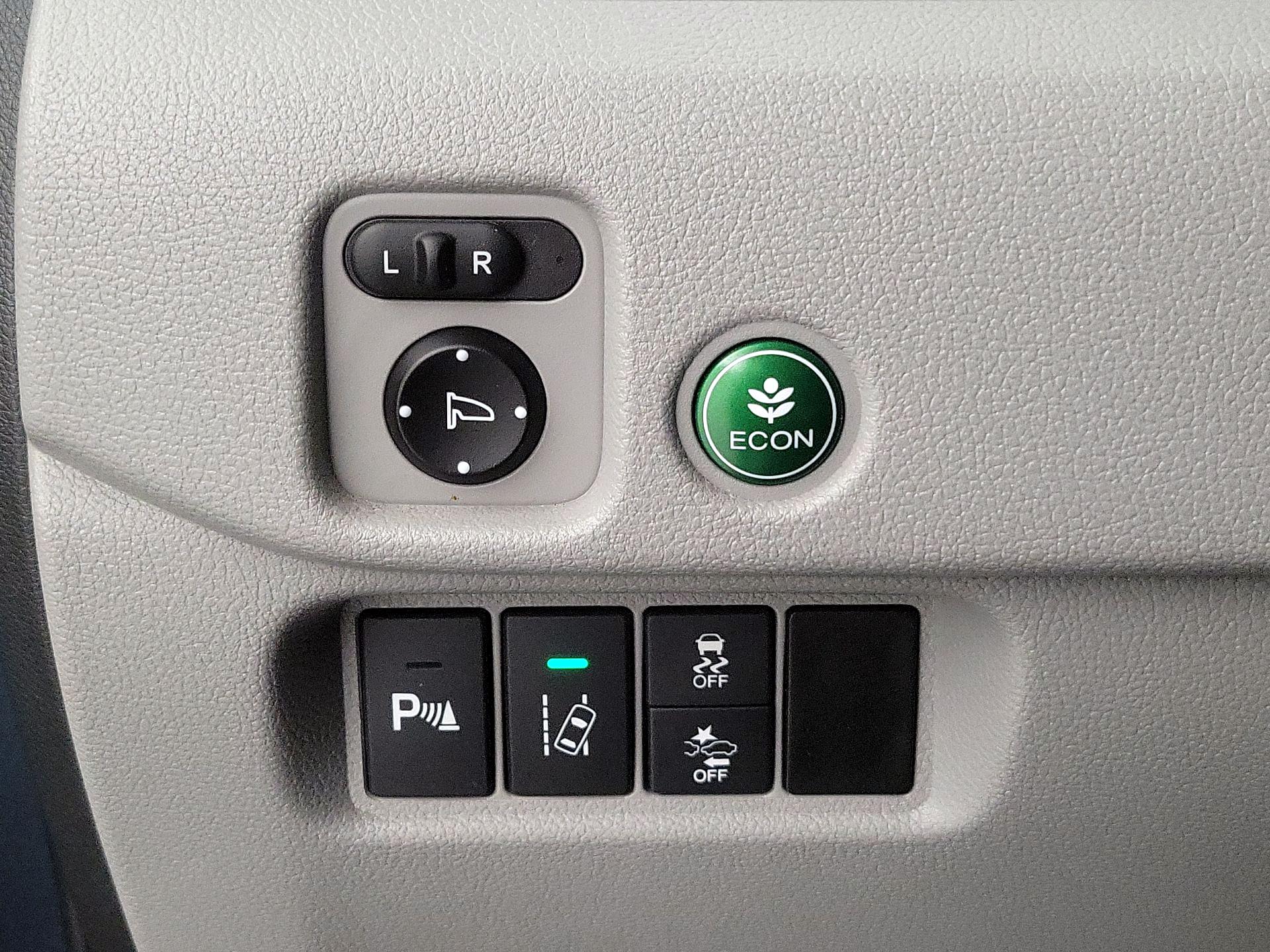Thumbnail: 2016 Honda Pilot - 13