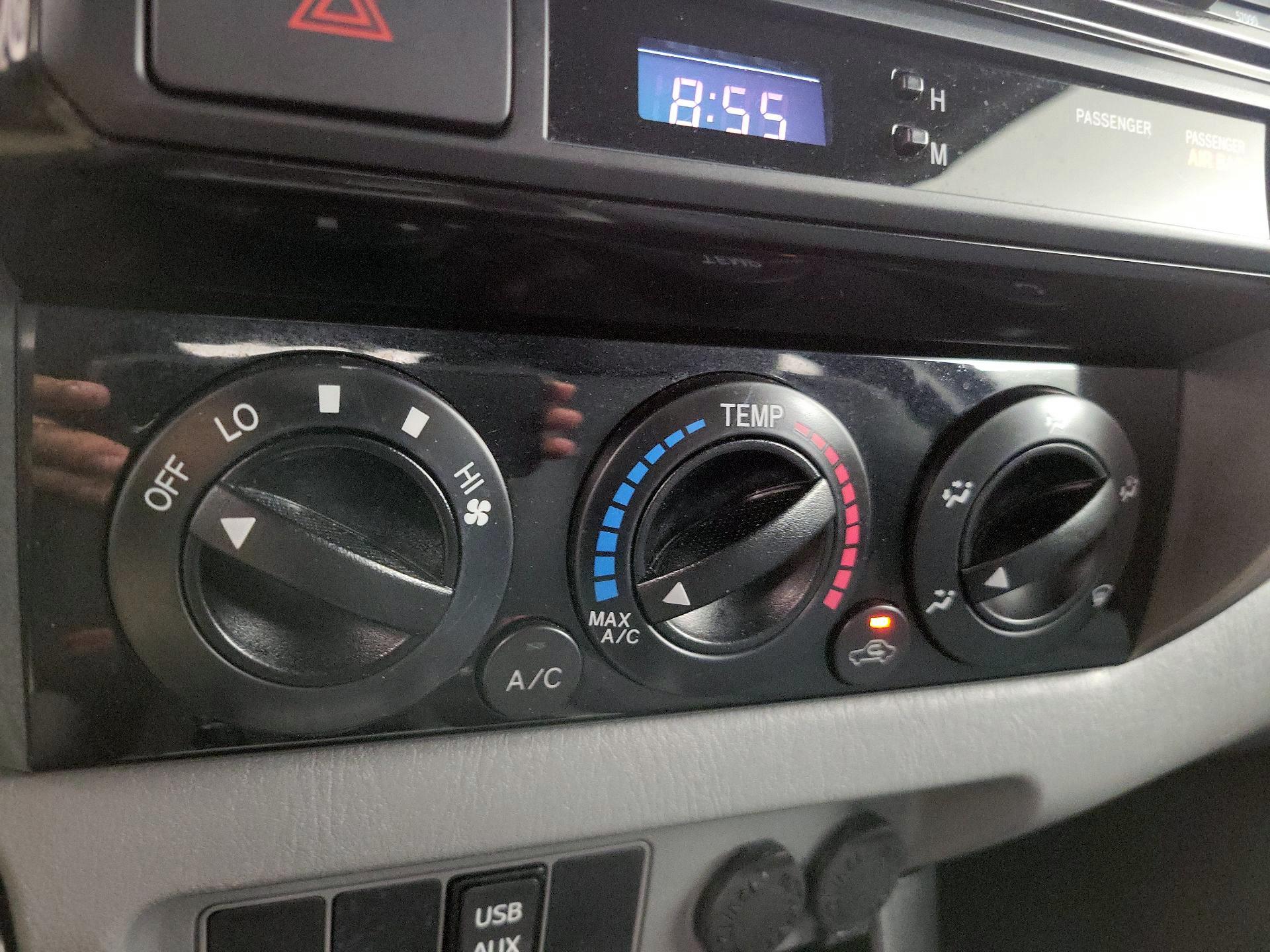 Thumbnail: 2014 Toyota Tacoma - 16