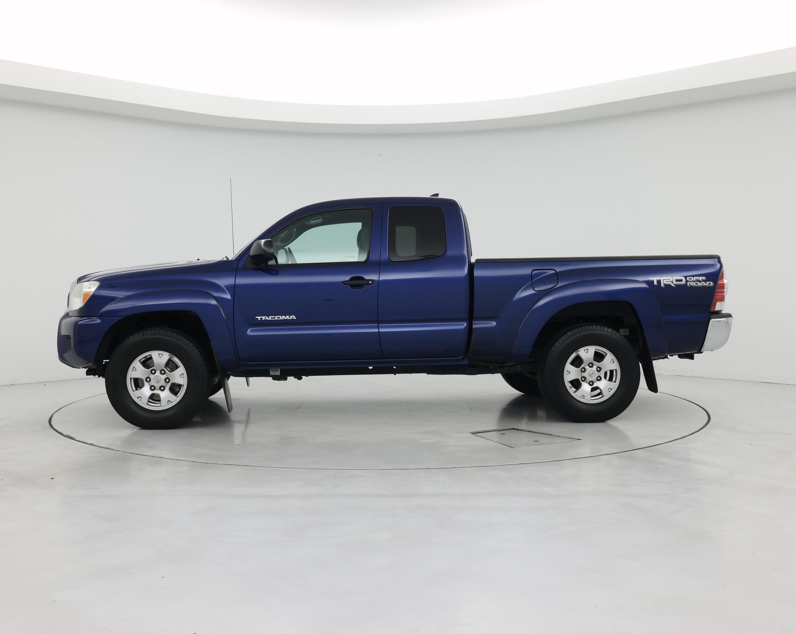 Thumbnail: 2014 Toyota Tacoma - 3