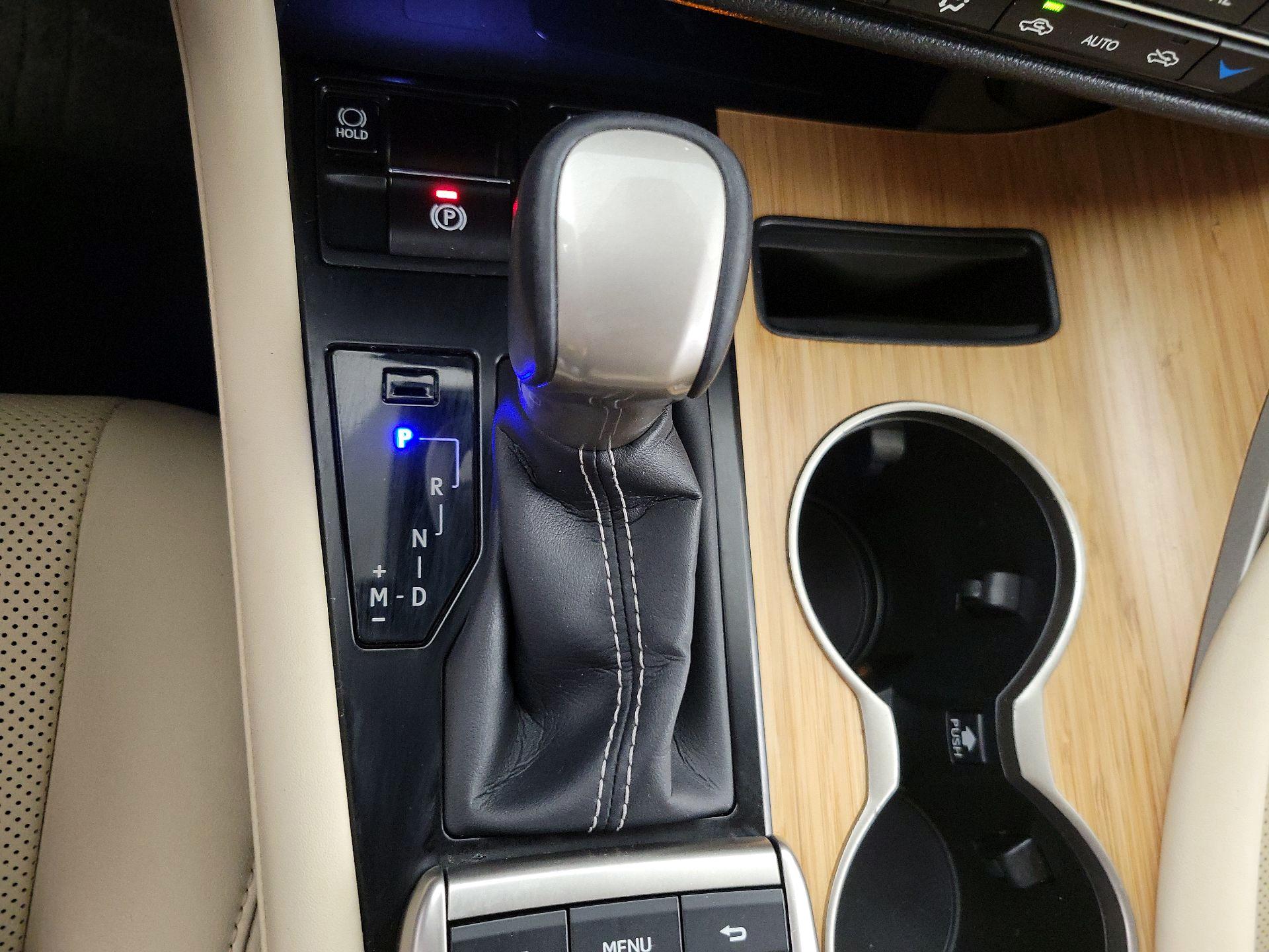 Thumbnail: 2022 Lexus RX - 18