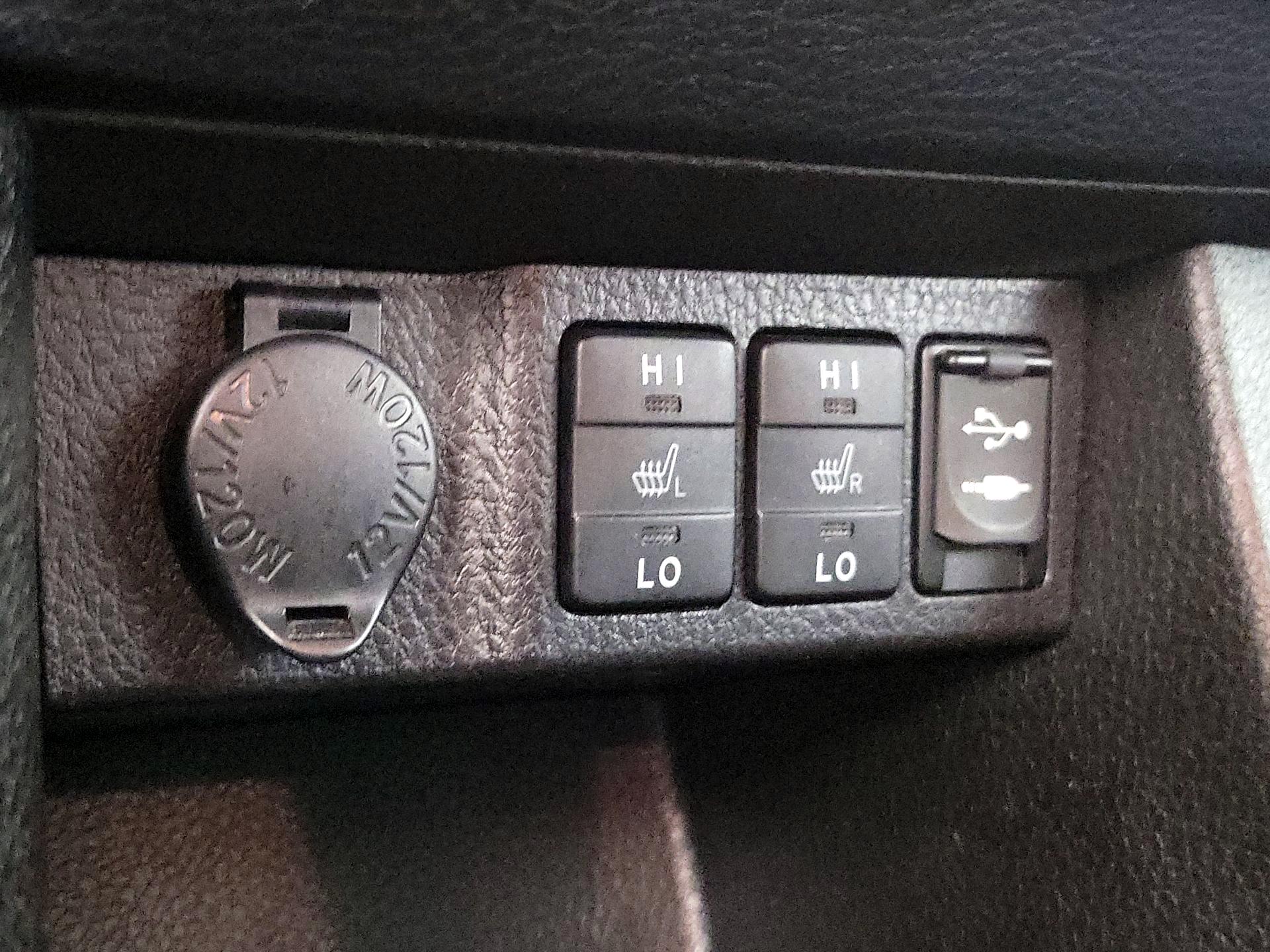 Thumbnail: 2016 Toyota Corolla - 18