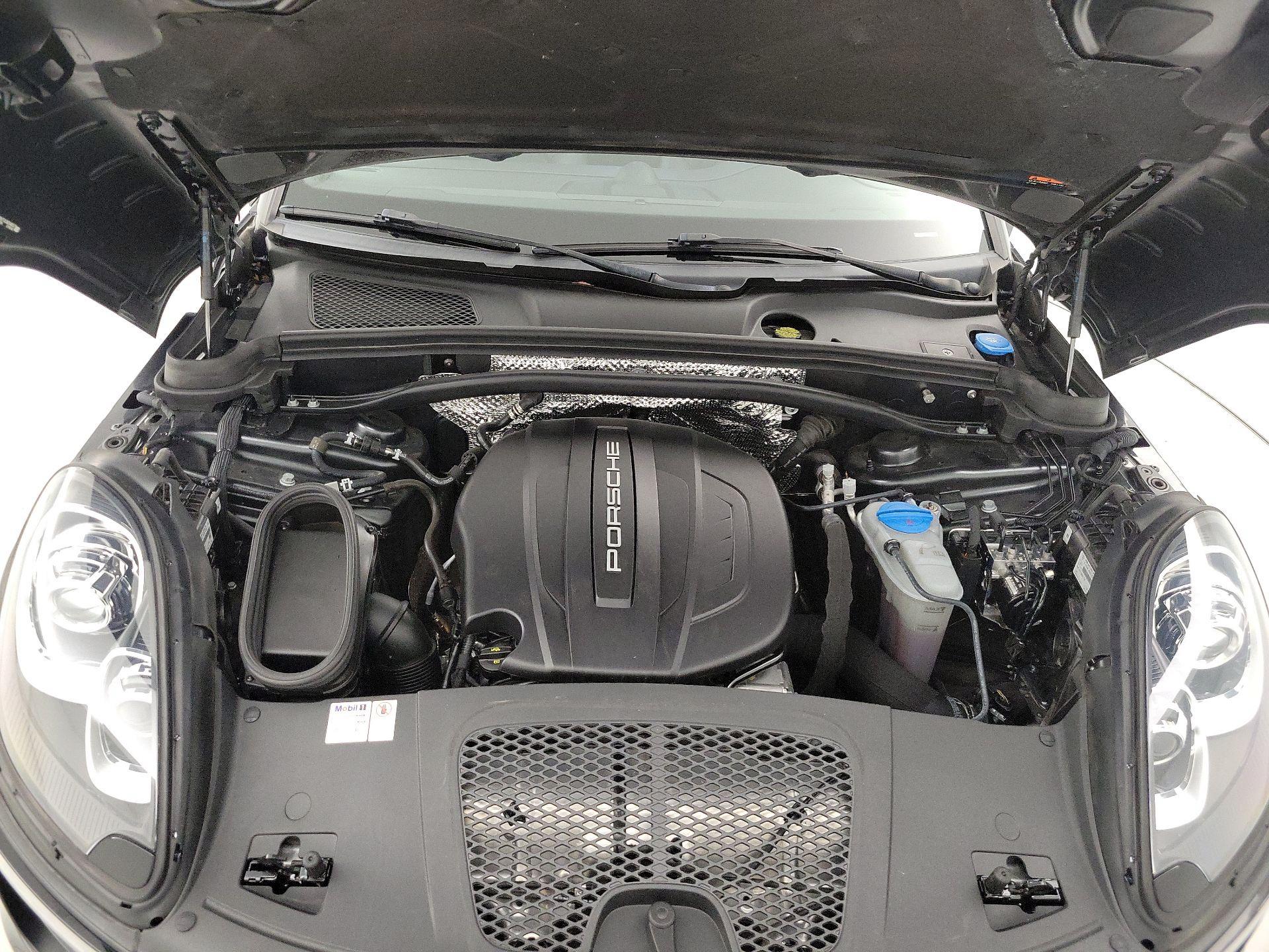 Thumbnail: 2018 Porsche Macan - 20