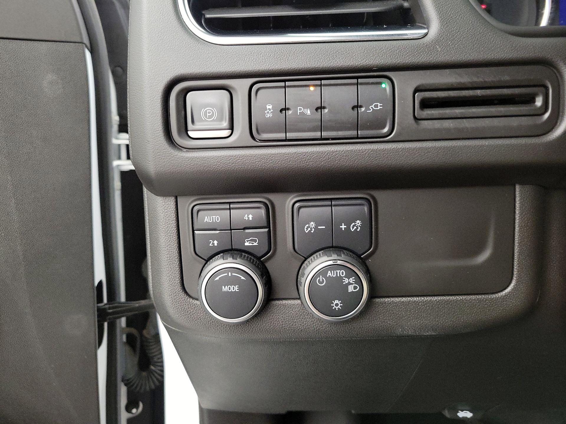 Thumbnail: 2021 Chevrolet Suburban - 13