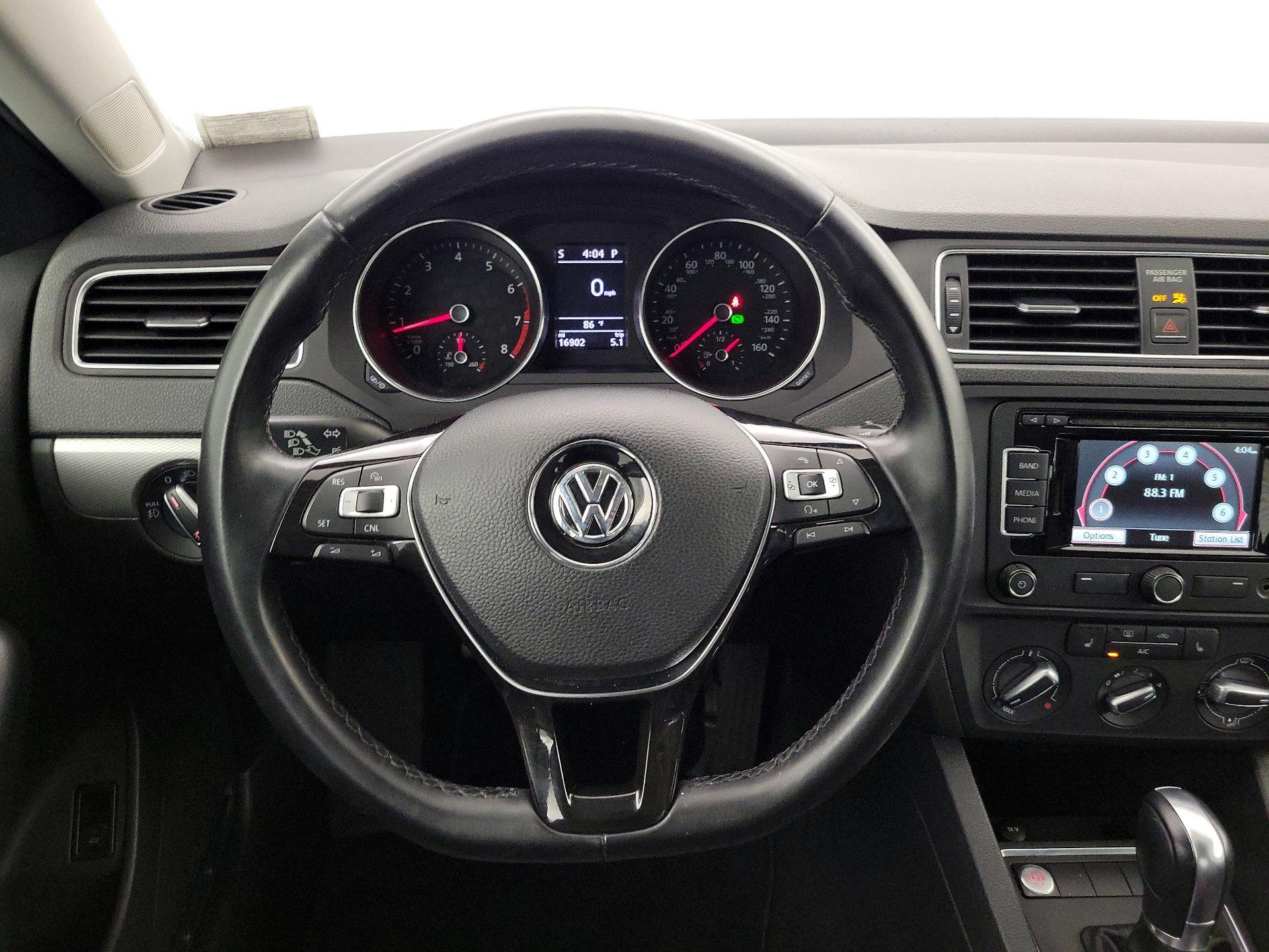Thumbnail: 2015 Volkswagen Jetta - 10