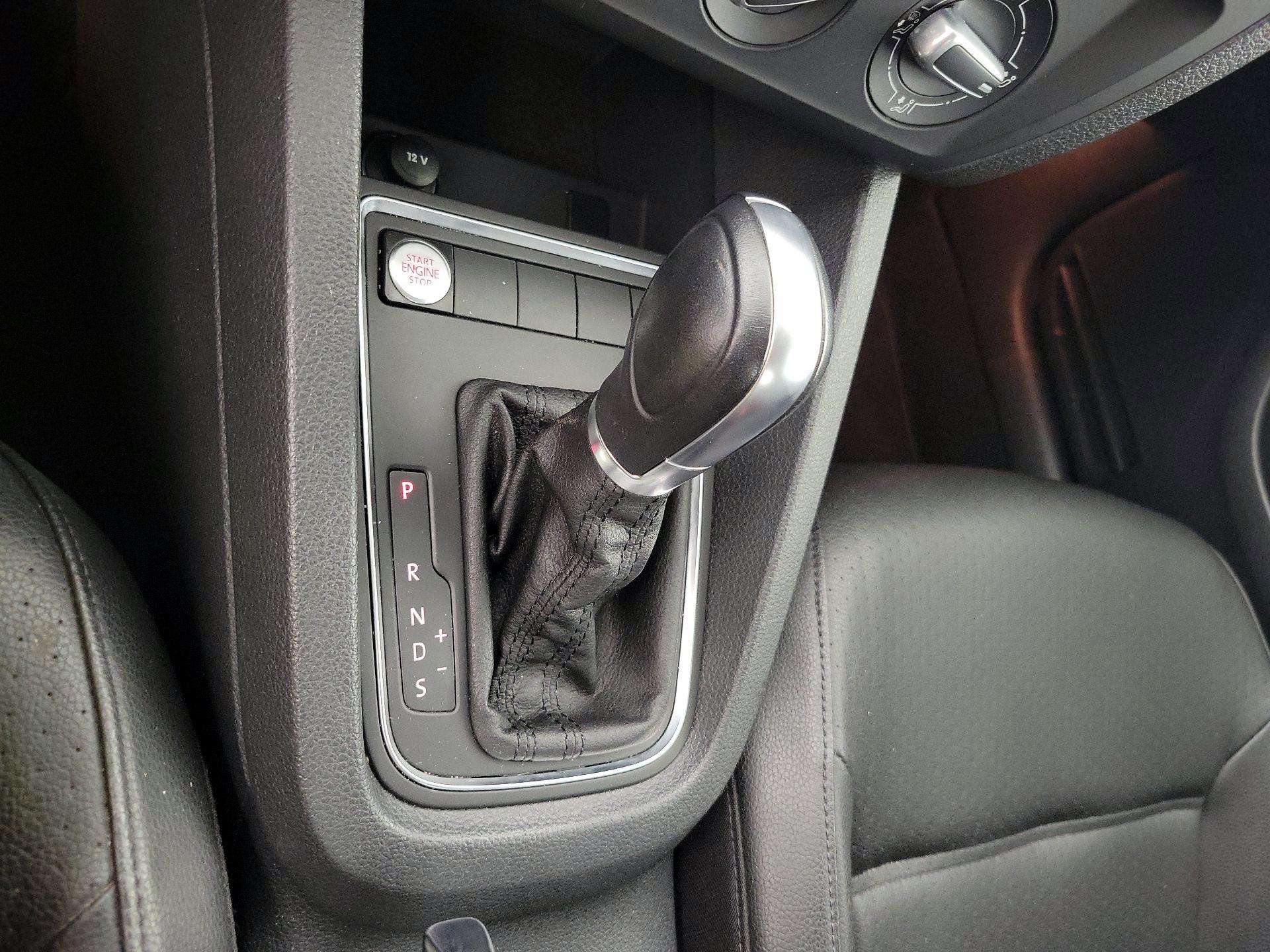 Thumbnail: 2015 Volkswagen Jetta - 16