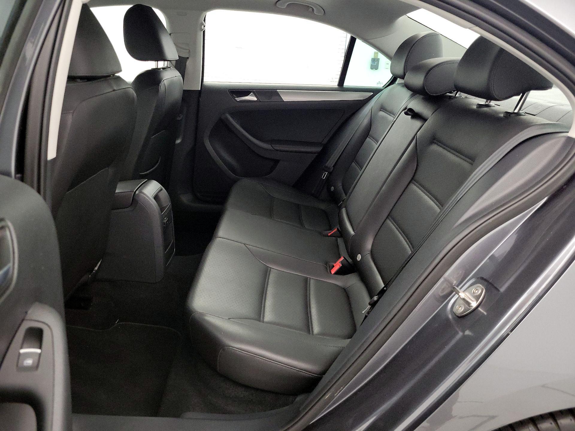 Thumbnail: 2015 Volkswagen Jetta - 17