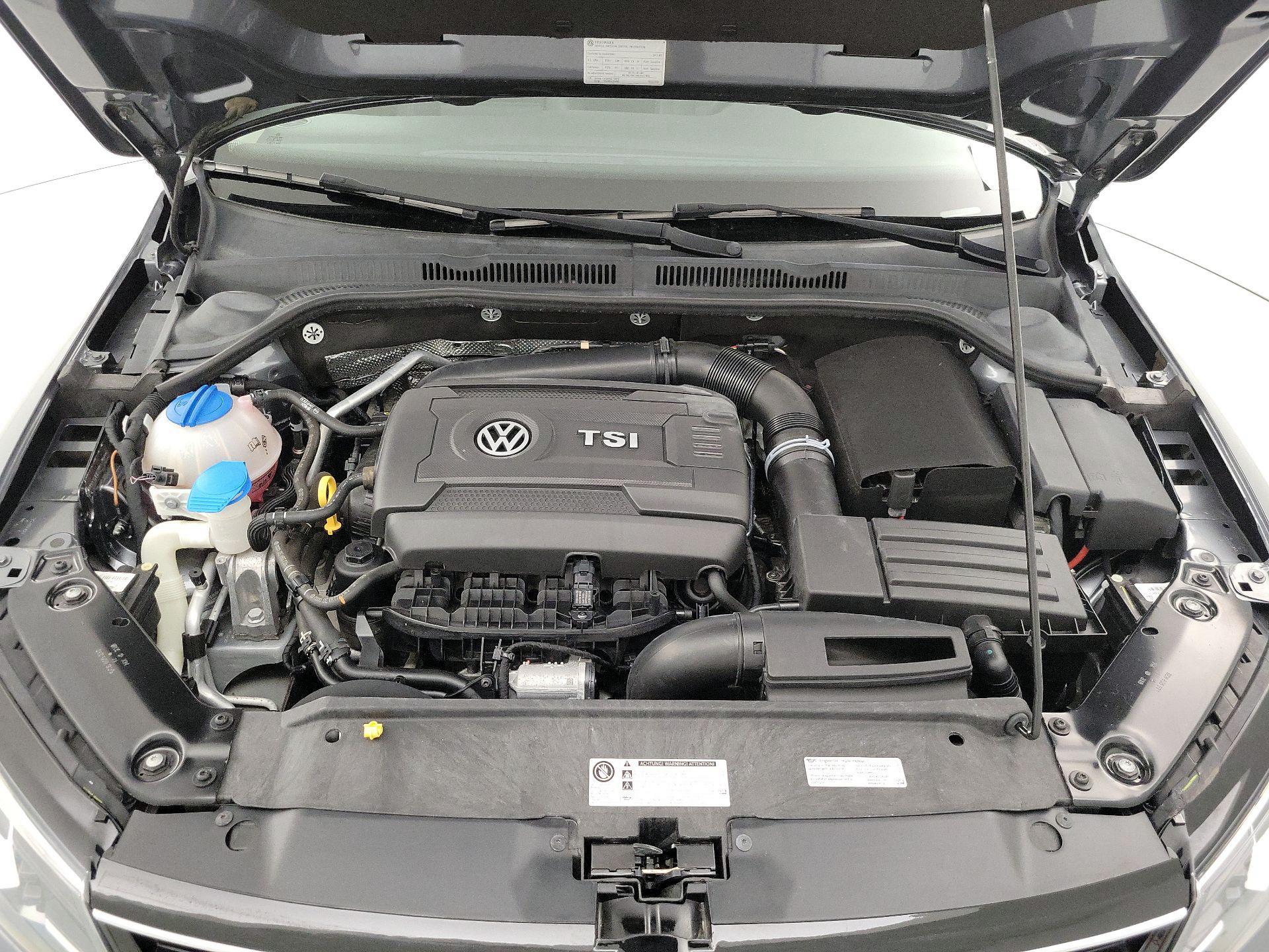 Thumbnail: 2015 Volkswagen Jetta - 19