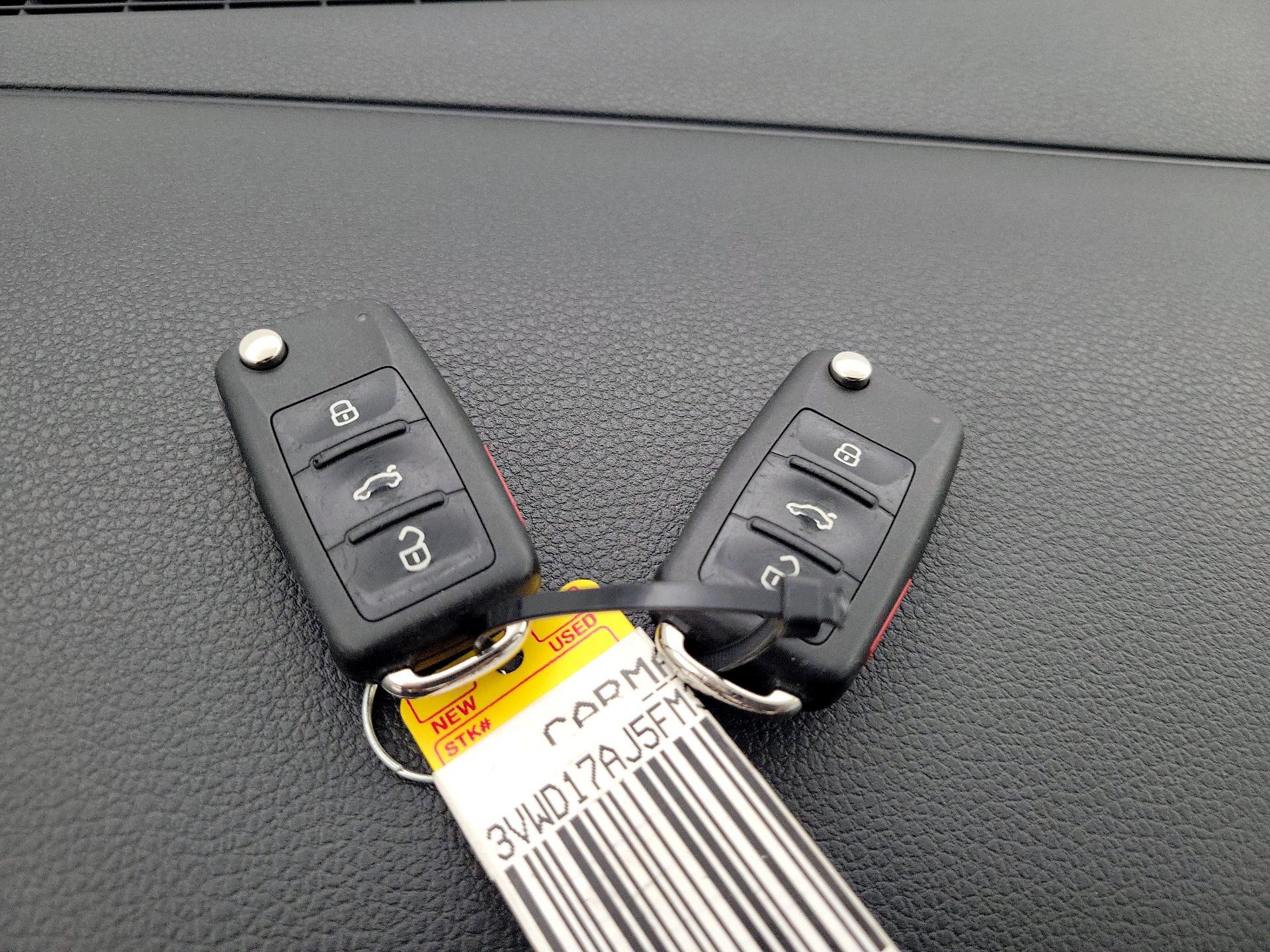 Thumbnail: 2015 Volkswagen Jetta - 20