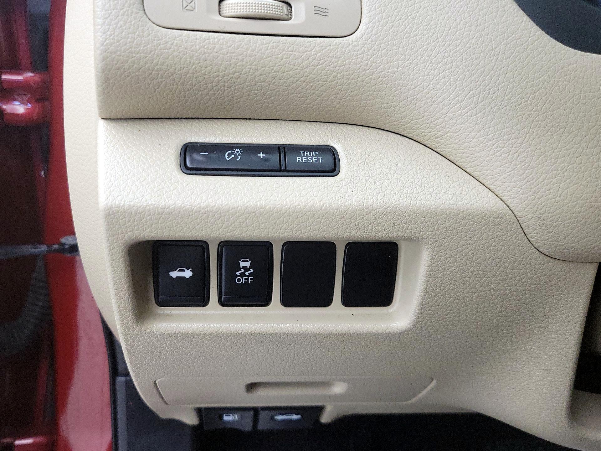 Thumbnail: 2016 Nissan Altima - 13