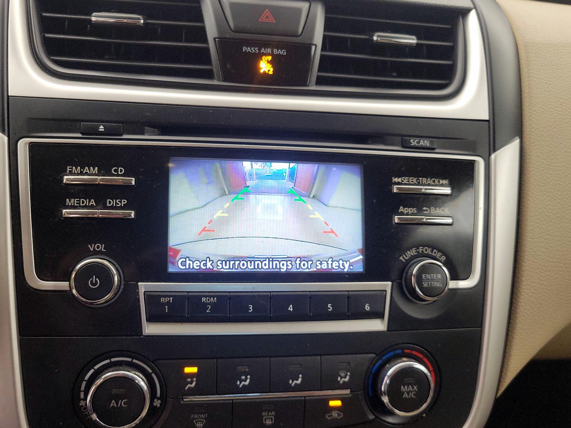Thumbnail: 2016 Nissan Altima - 14