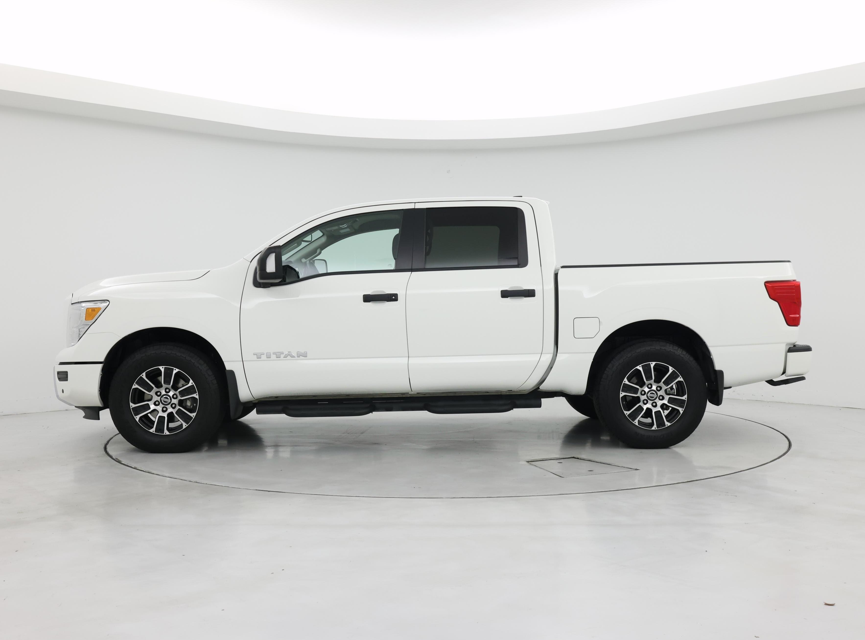 Thumbnail: 2022 Nissan Titan - 3