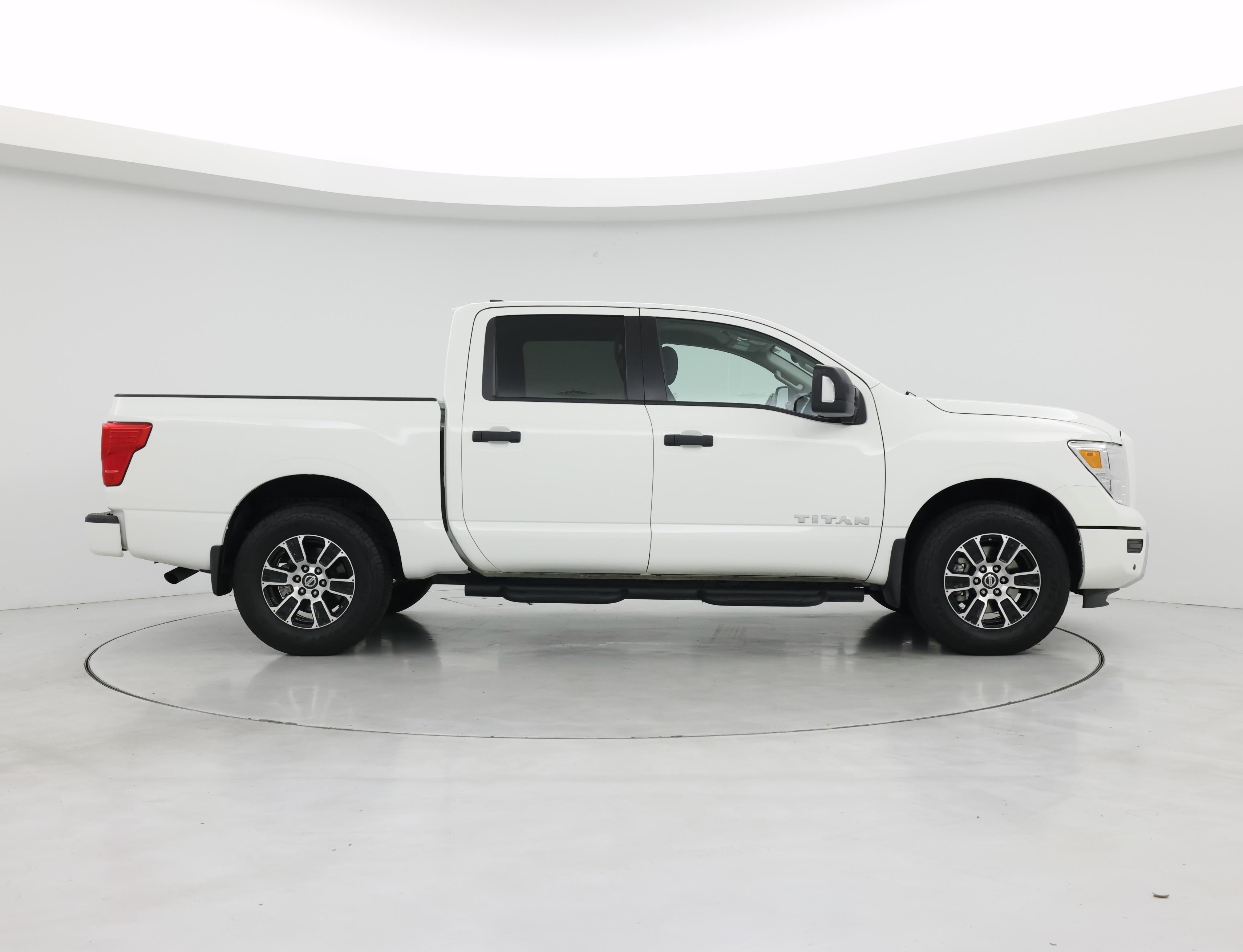 Thumbnail: 2022 Nissan Titan - 7