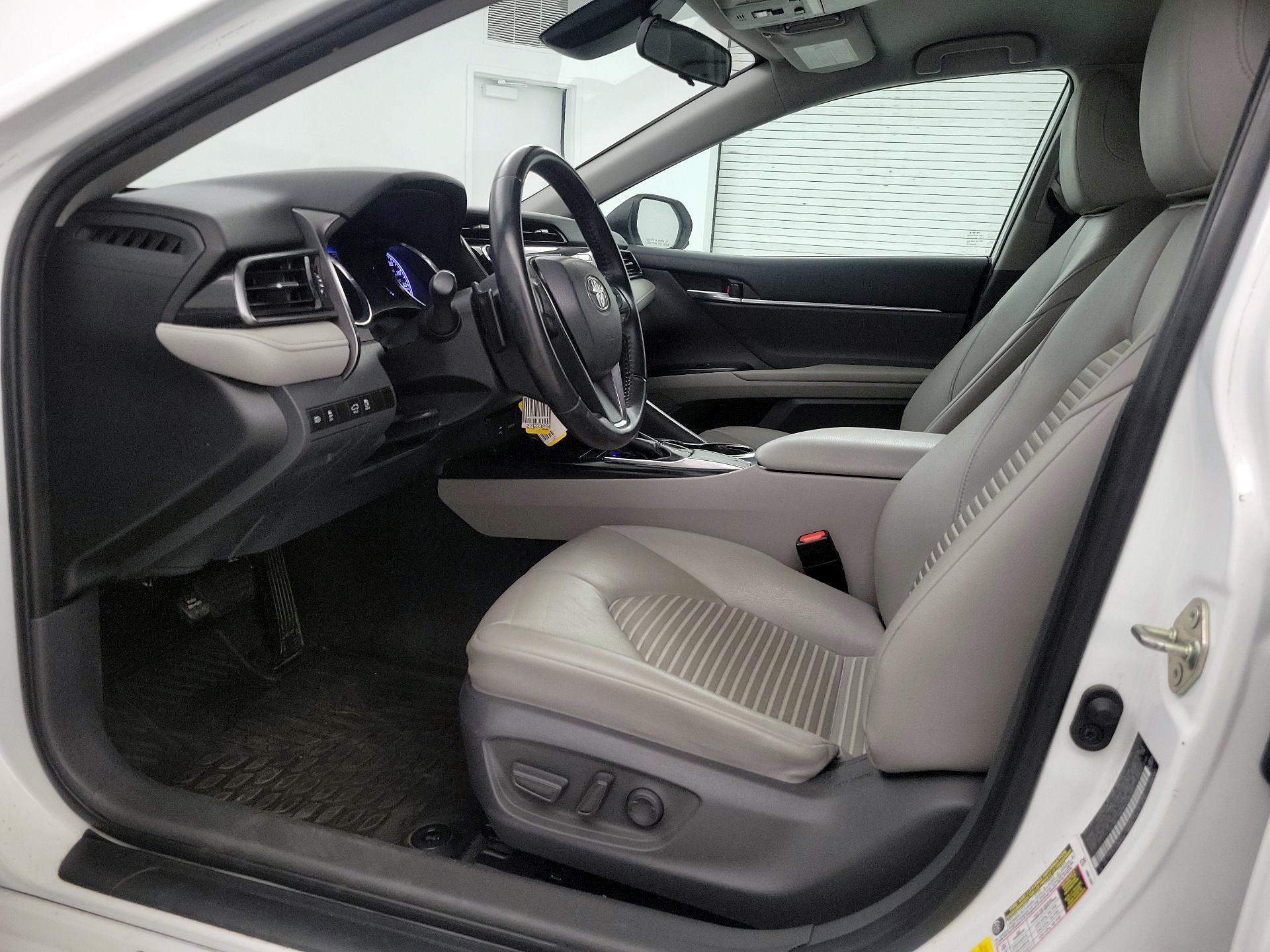 Thumbnail: 2019 Toyota Camry - 11