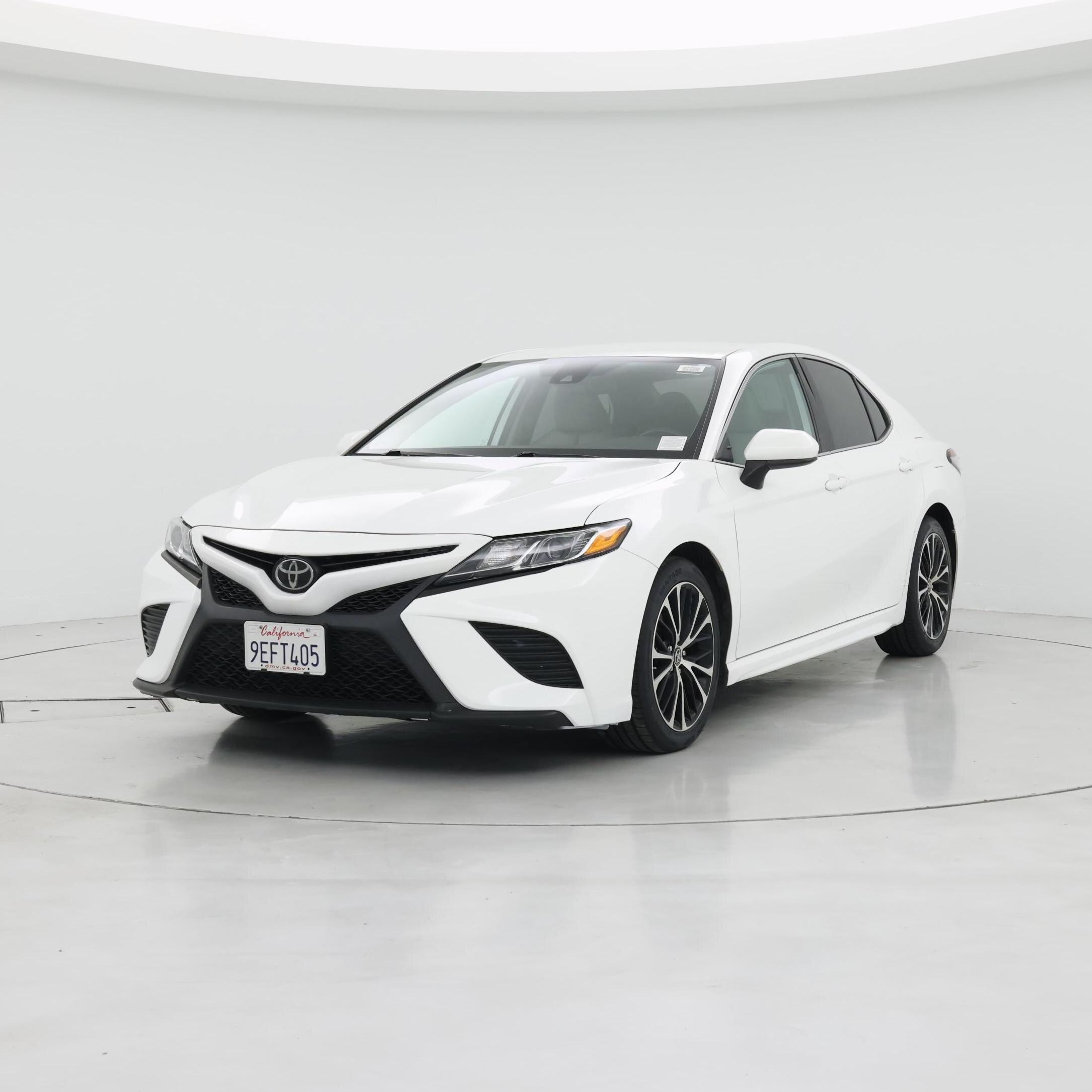 Thumbnail: 2019 Toyota Camry - 4