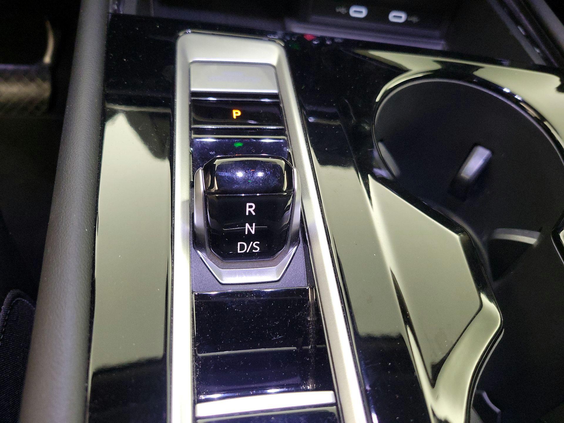 Thumbnail: 2024 Volkswagen Atlas - 17