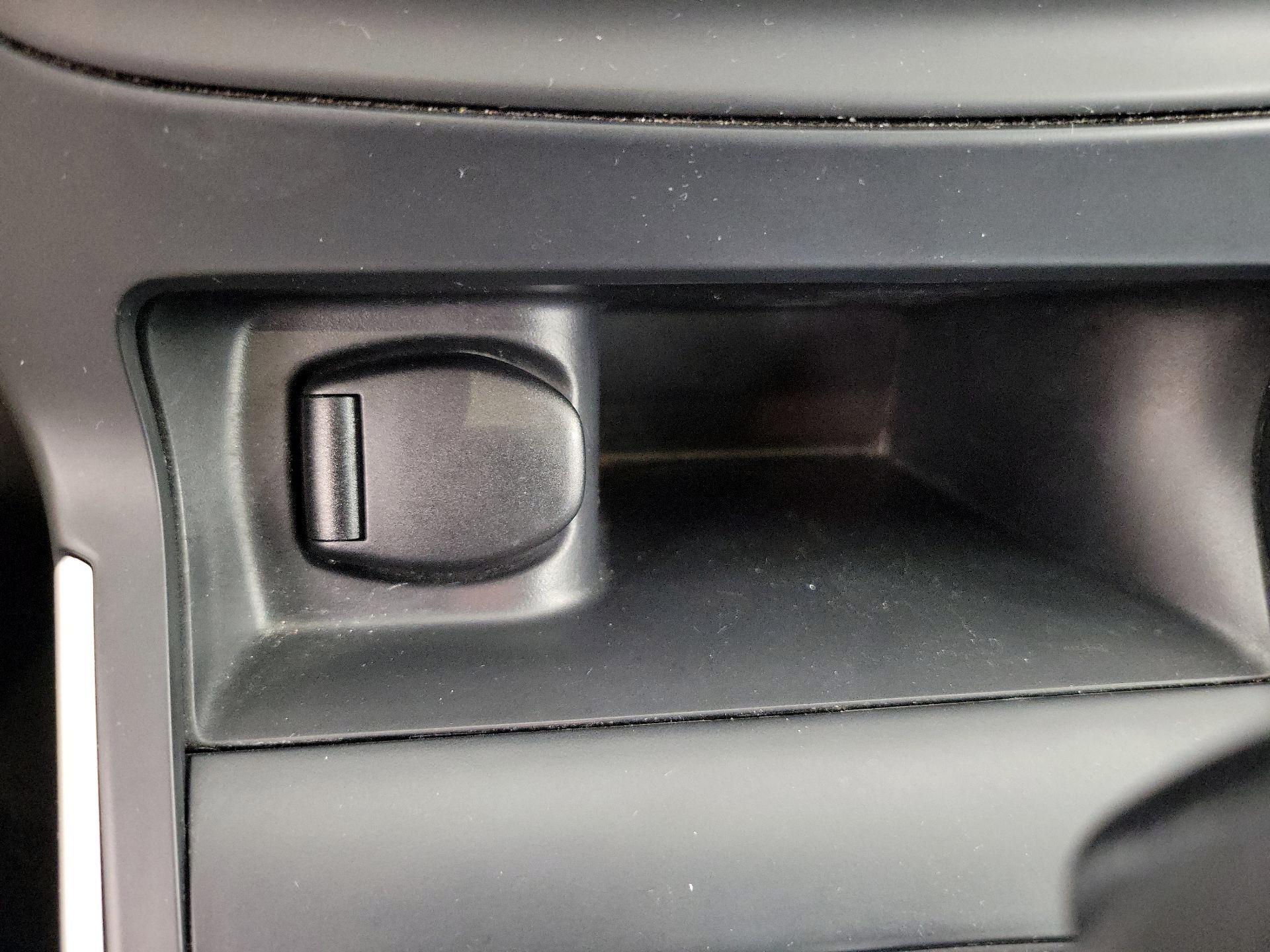Thumbnail: 2018 Nissan Sentra - 19