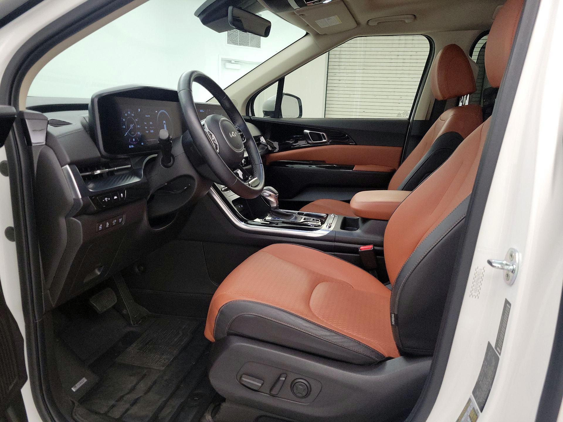 Thumbnail: 2022 Kia Carnival - 11