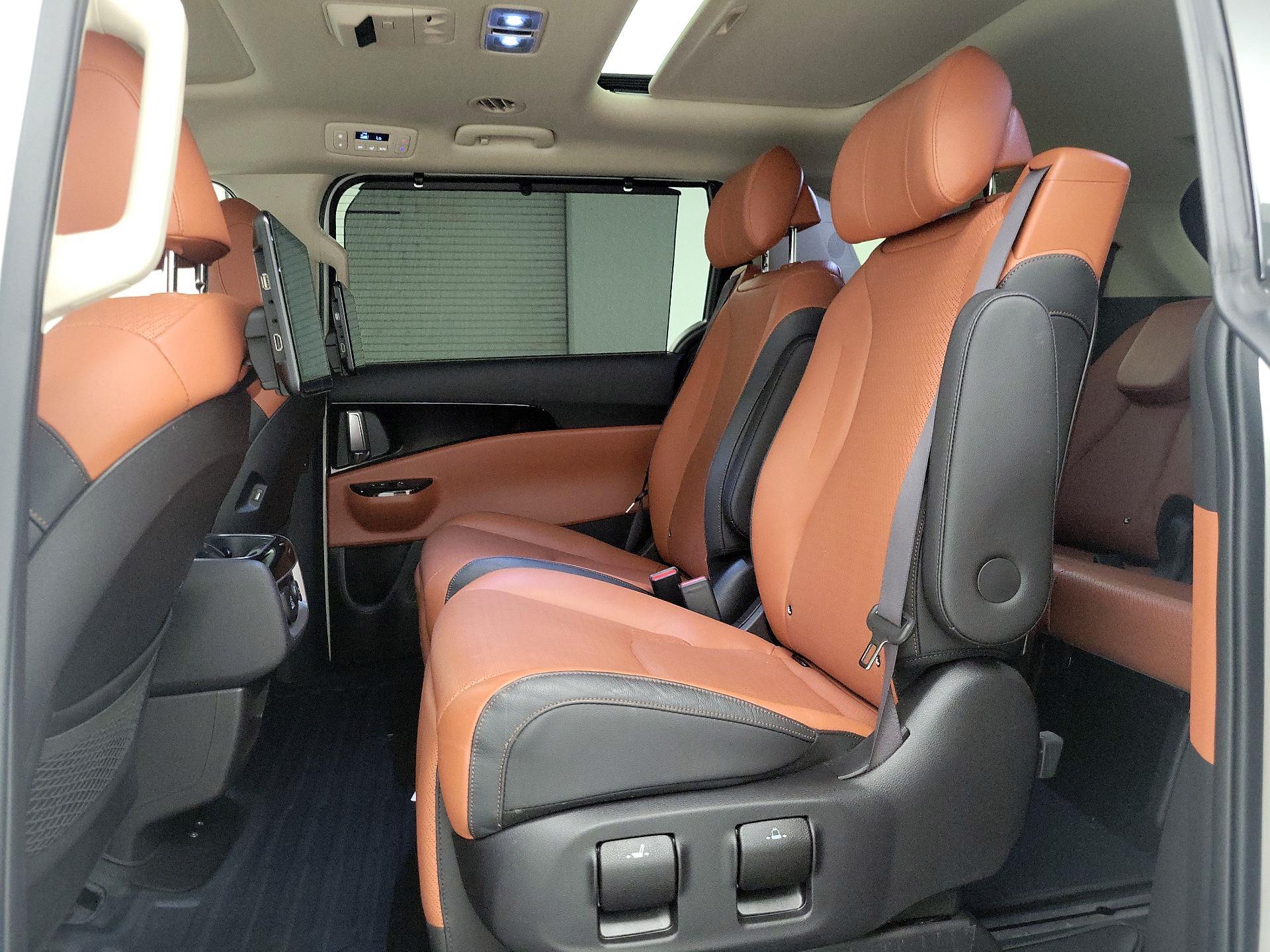 Thumbnail: 2022 Kia Carnival - 20
